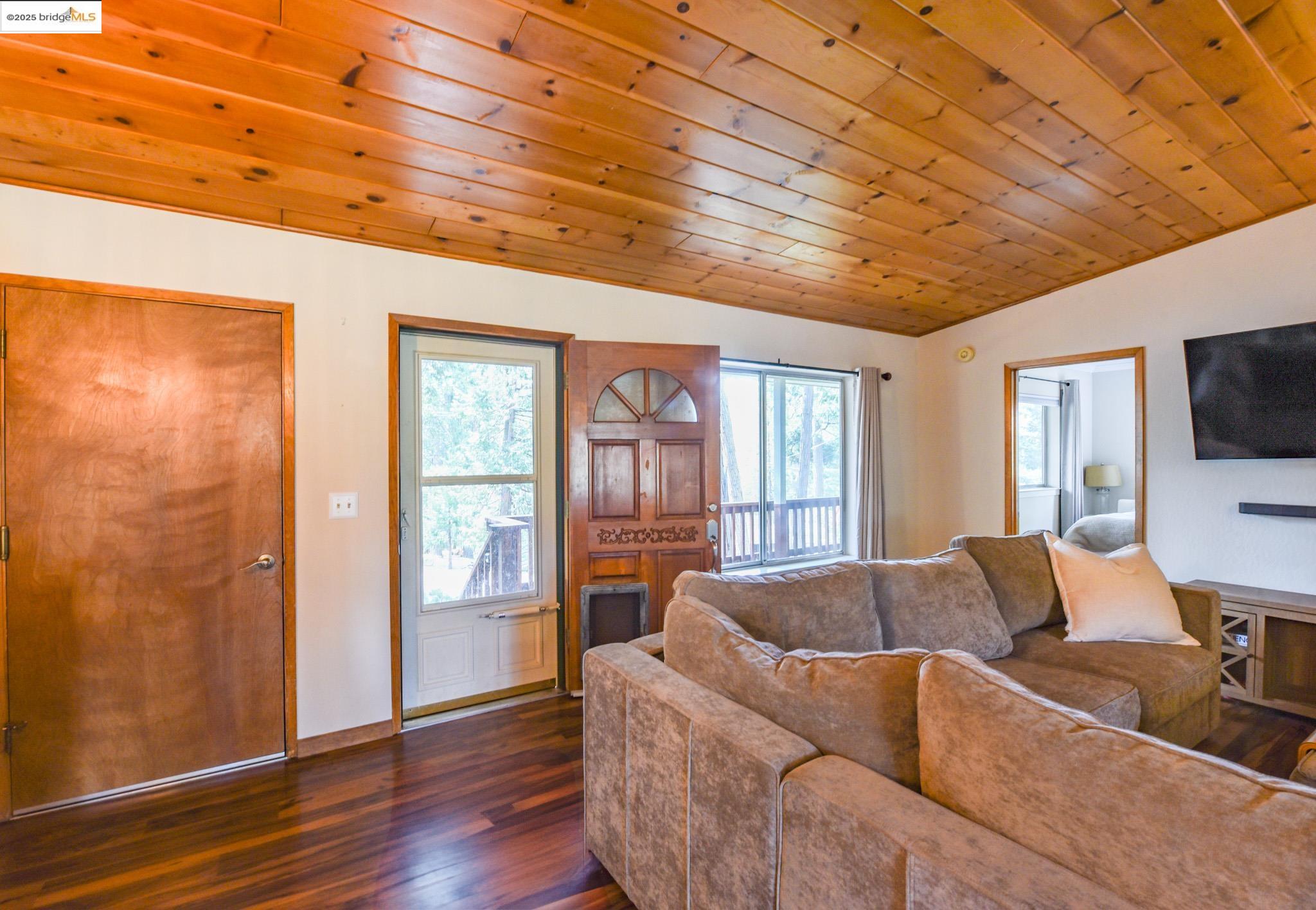 Detail Gallery Image 10 of 53 For 22576 Confidence Rd, Twain Harte,  CA 95383 - 3 Beds | 2 Baths