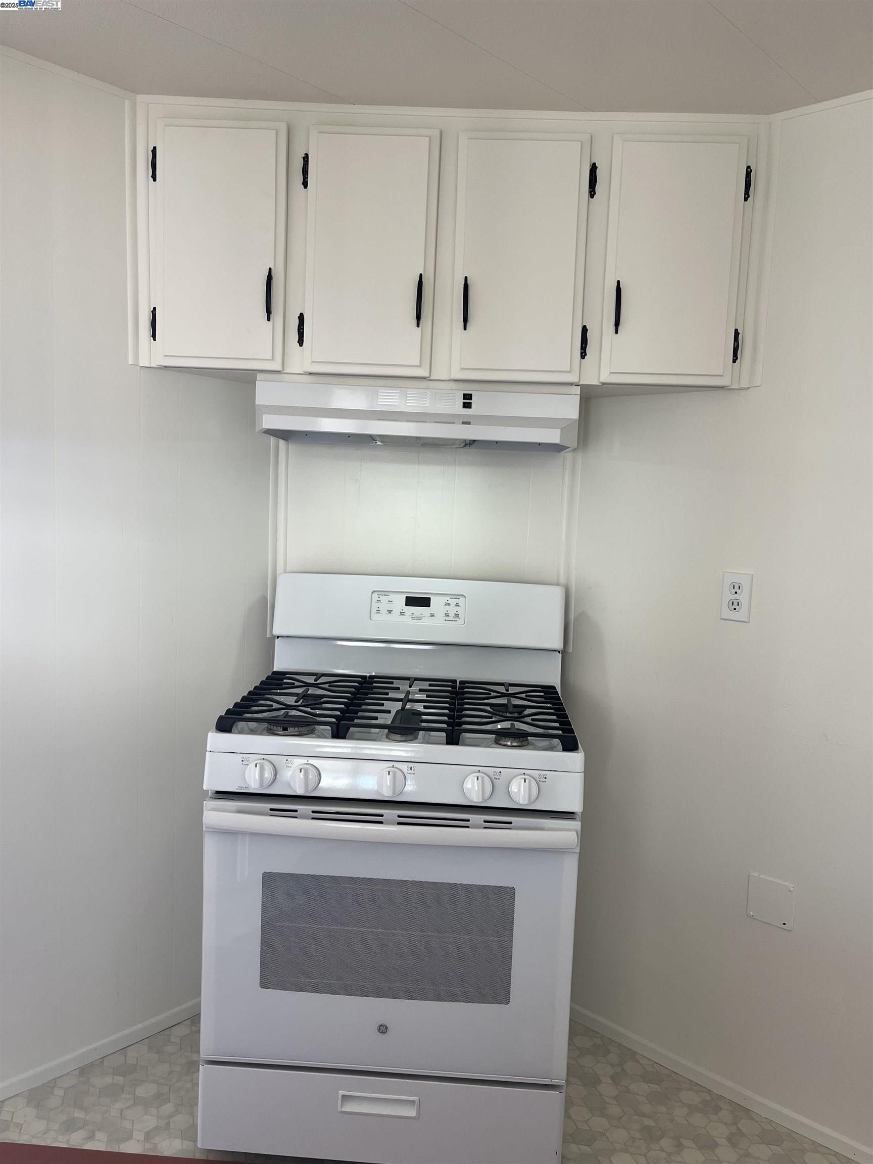 Detail Gallery Image 5 of 33 For 1085 Tasman #182,  Sunnyvale,  CA 94089 - 2 Beds | 1 Baths