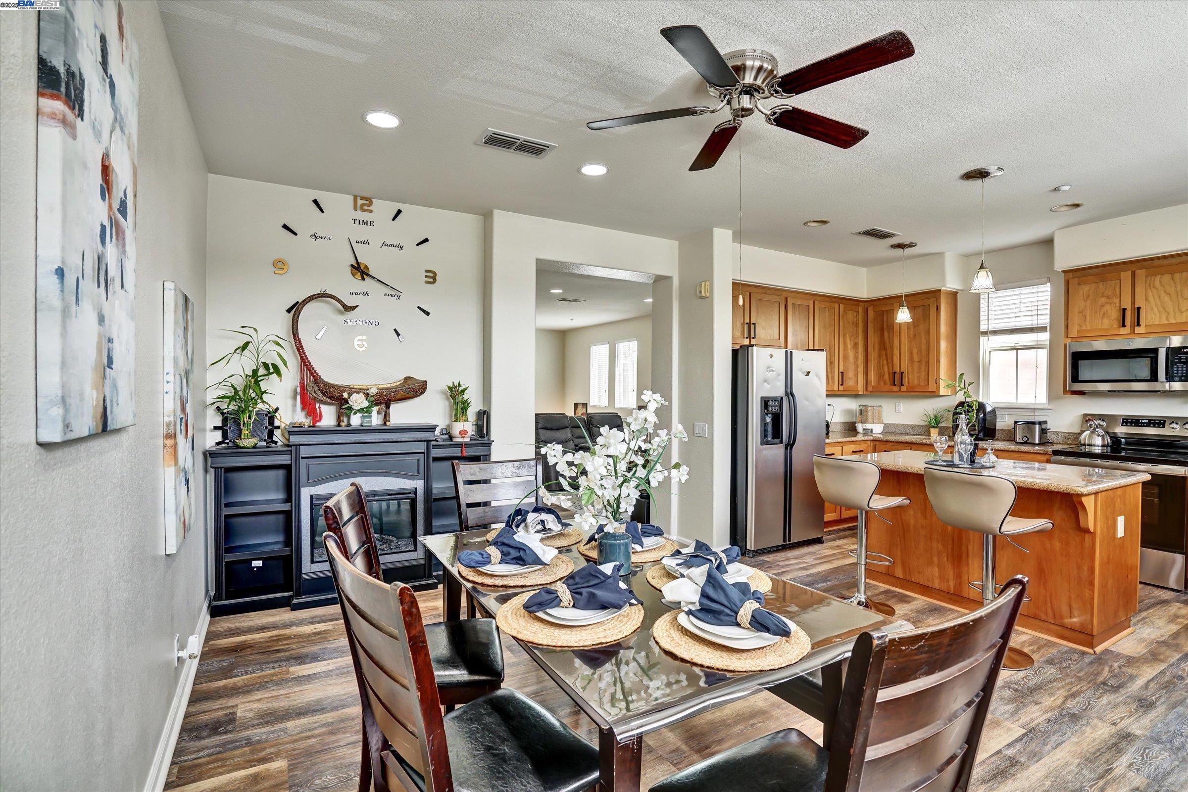 Detail Gallery Image 15 of 31 For 2878 4th St #1401,  Livermore,  CA 94550 - 3 Beds | 2/1 Baths