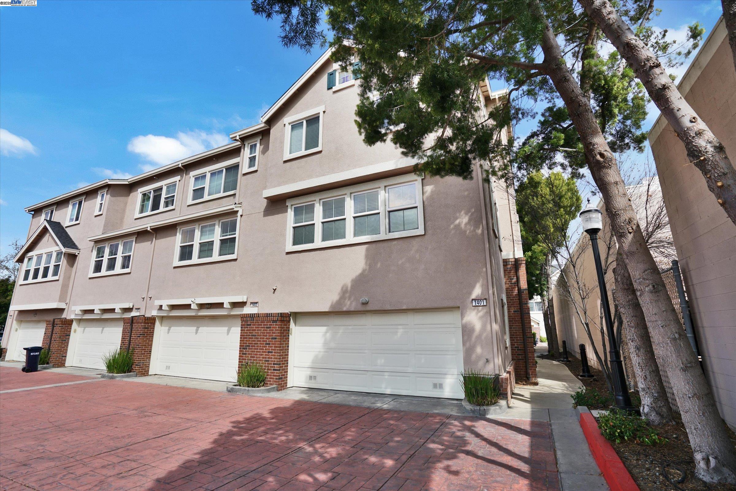 Detail Gallery Image 4 of 31 For 2878 4th St #1401,  Livermore,  CA 94550 - 3 Beds | 2/1 Baths