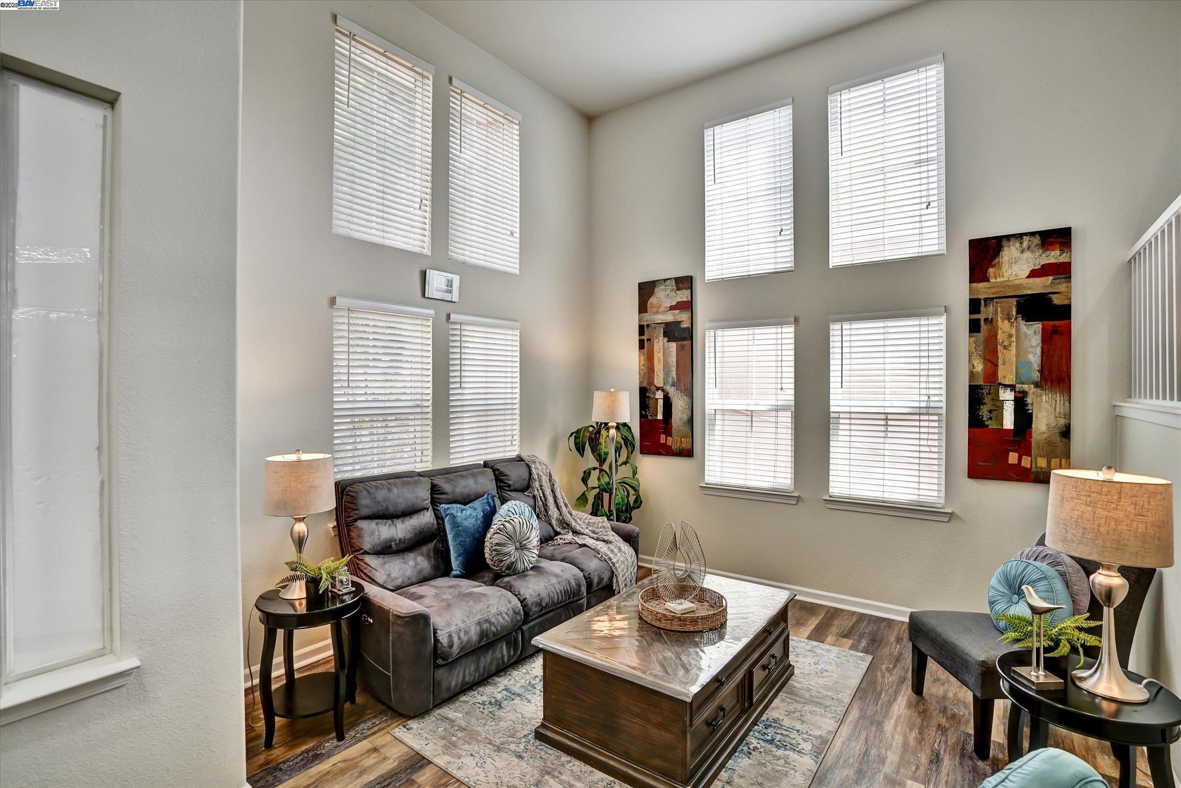 Detail Gallery Image 5 of 31 For 2878 4th St #1401,  Livermore,  CA 94550 - 3 Beds | 2/1 Baths