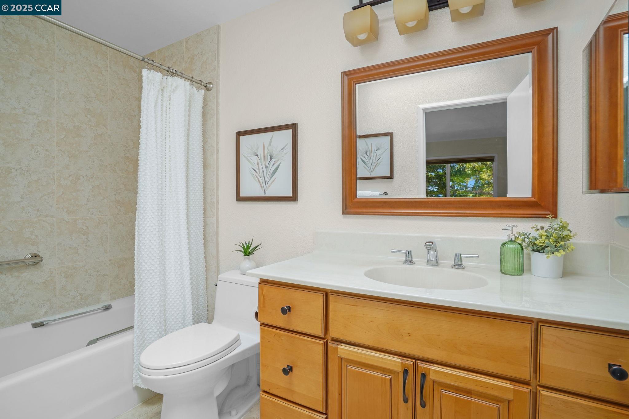 Detail Gallery Image 16 of 37 For 1625 Skycrest Dr #27,  Walnut Creek,  CA 94595 - 2 Beds | 2 Baths