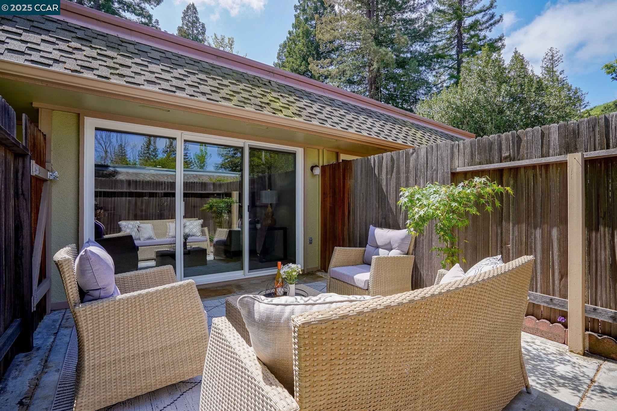 Detail Gallery Image 22 of 37 For 1625 Skycrest Dr #27,  Walnut Creek,  CA 94595 - 2 Beds | 2 Baths
