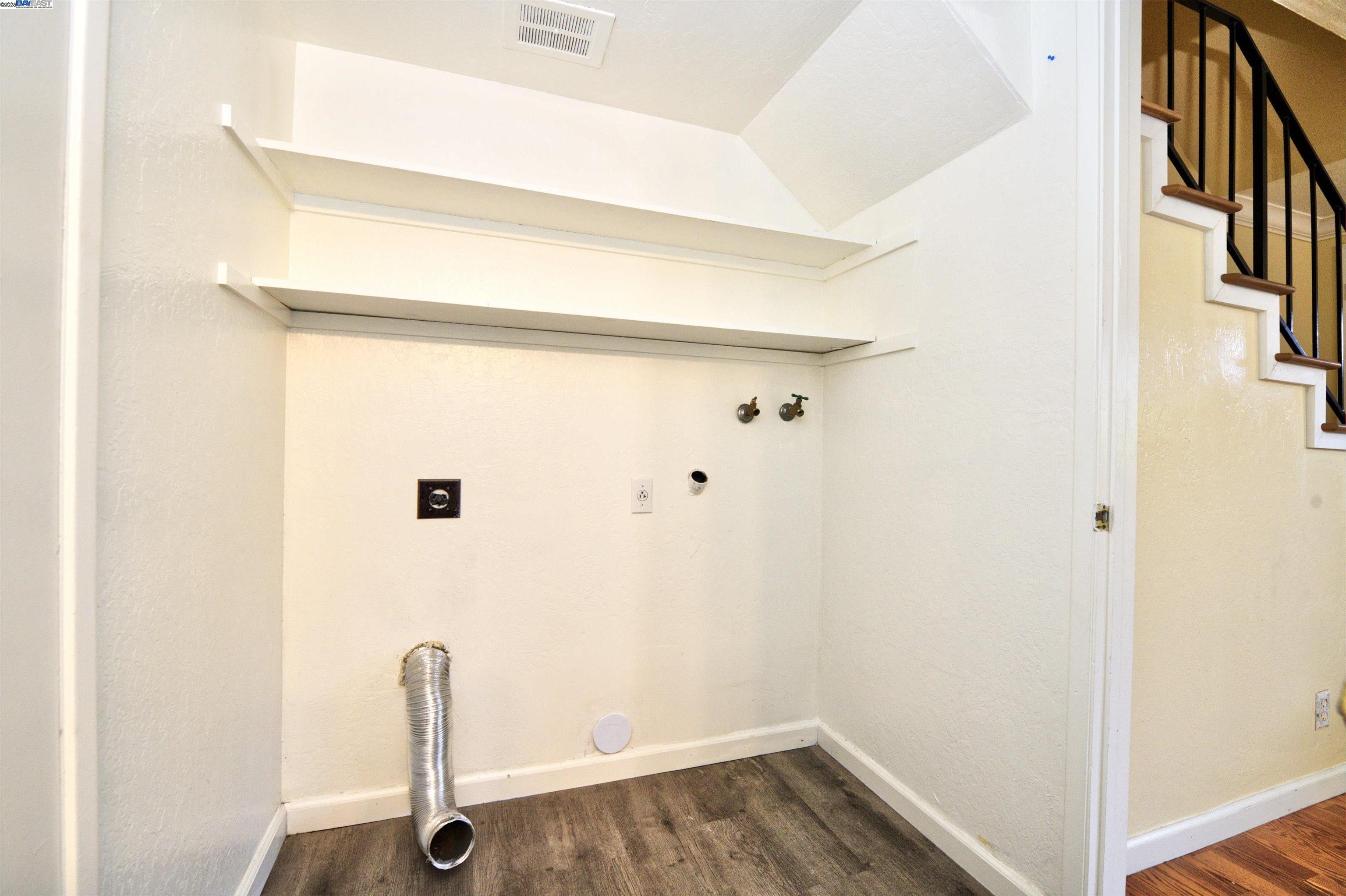 Detail Gallery Image 12 of 32 For 3299 Column Court, San Jose,  CA 95111 - 3 Beds | 1/1 Baths