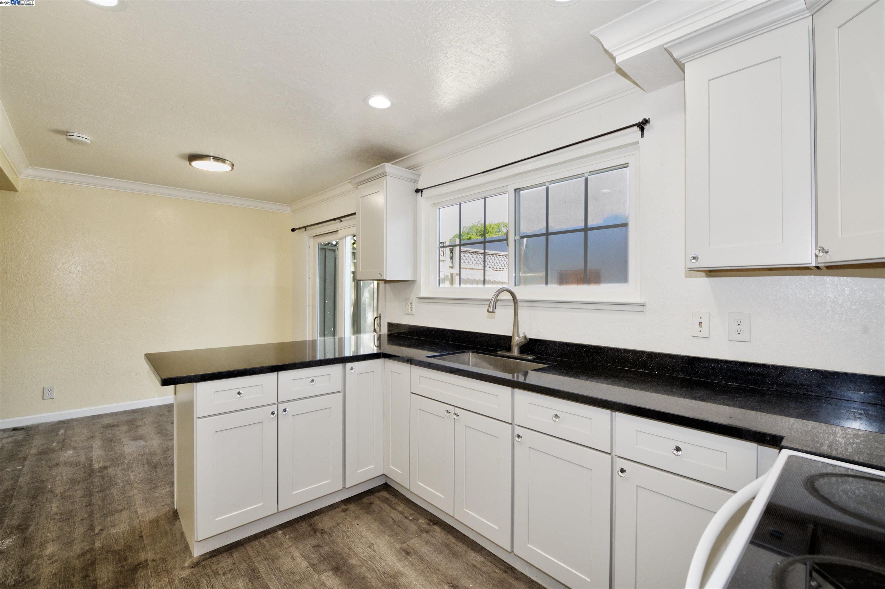 Detail Gallery Image 8 of 32 For 3299 Column Court, San Jose,  CA 95111 - 3 Beds | 1/1 Baths