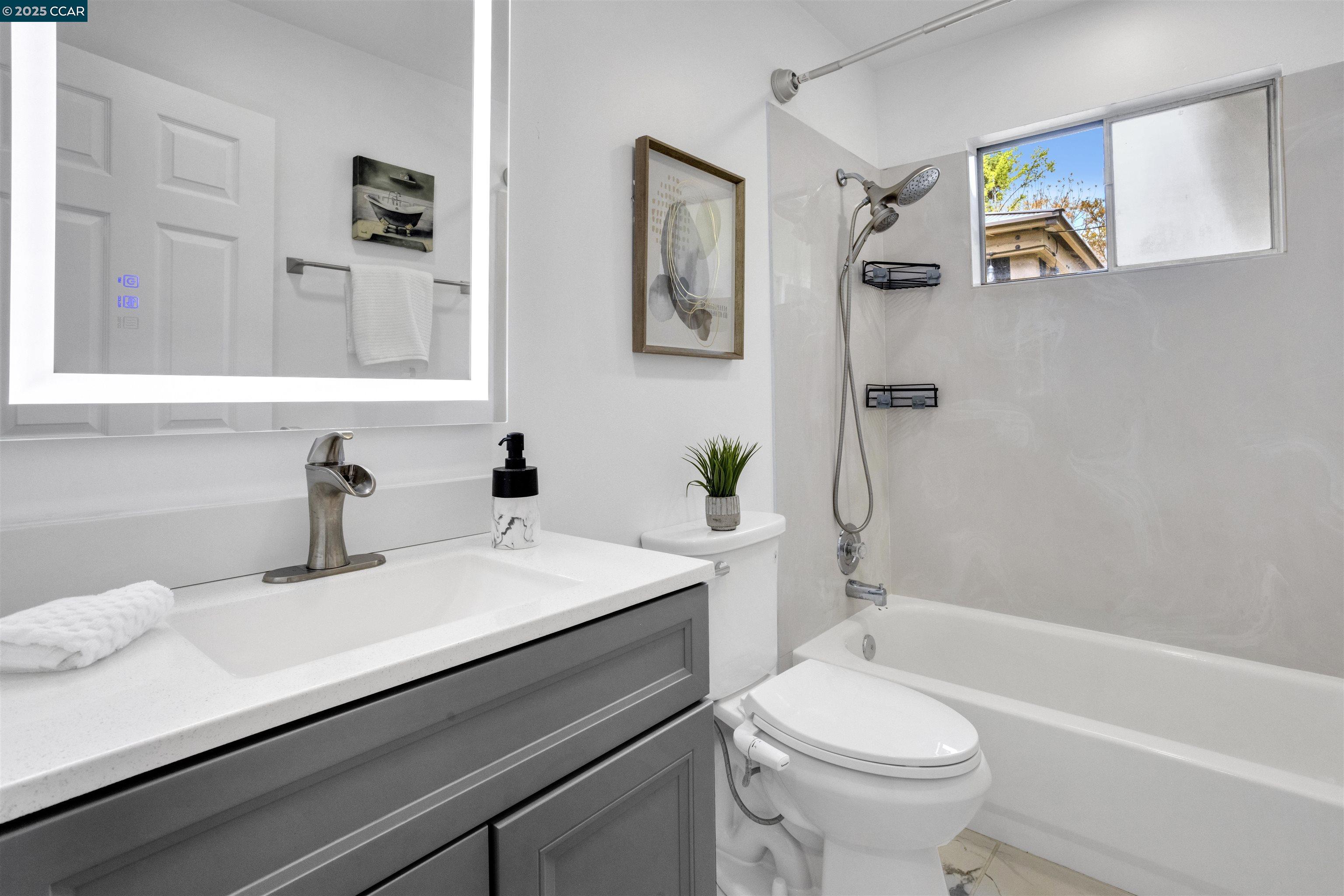 Detail Gallery Image 13 of 20 For 2495 Wright Ave, Pinole,  CA 94564-1033 - 3 Beds | 2 Baths