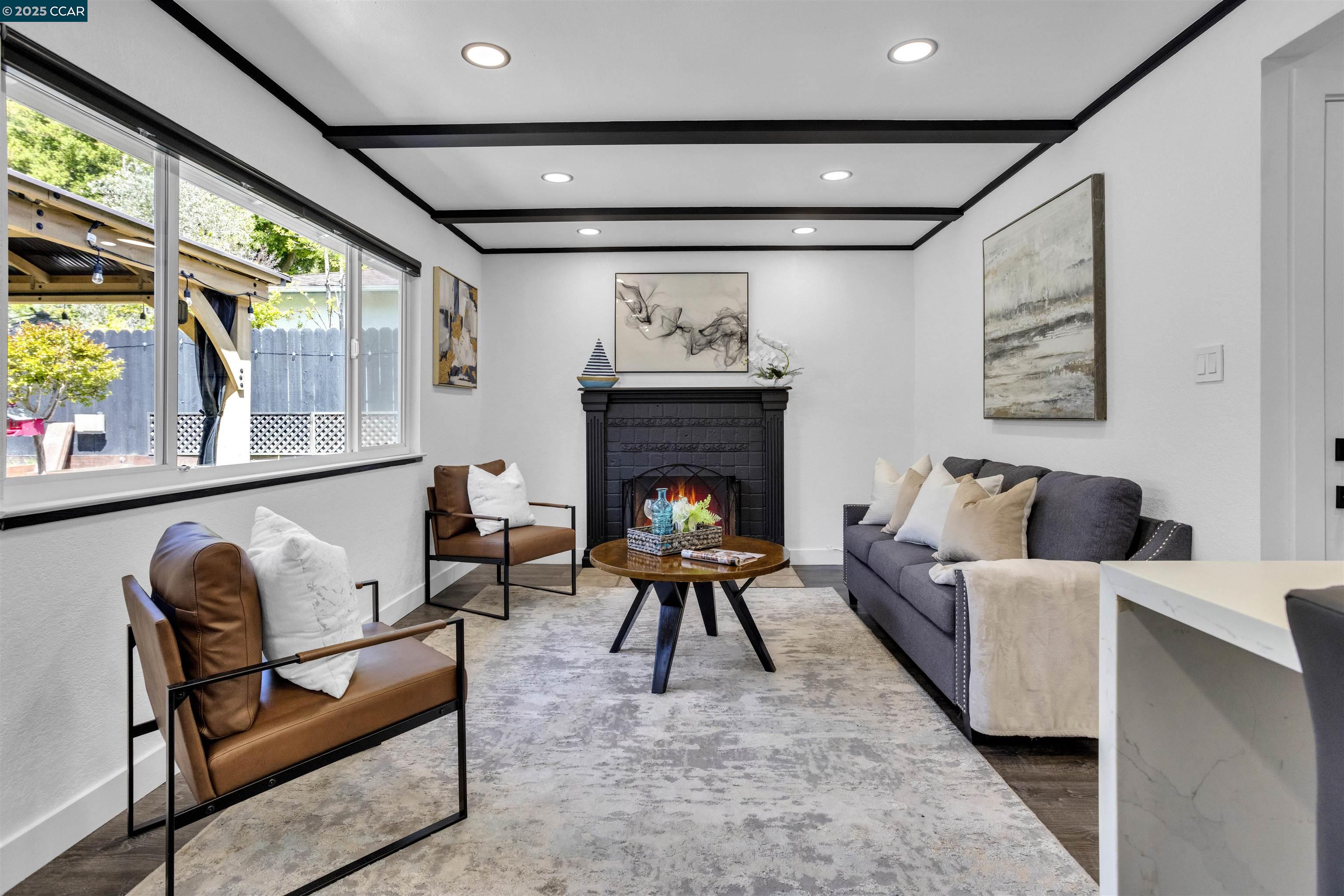 Detail Gallery Image 6 of 20 For 2495 Wright Ave, Pinole,  CA 94564-1033 - 3 Beds | 2 Baths