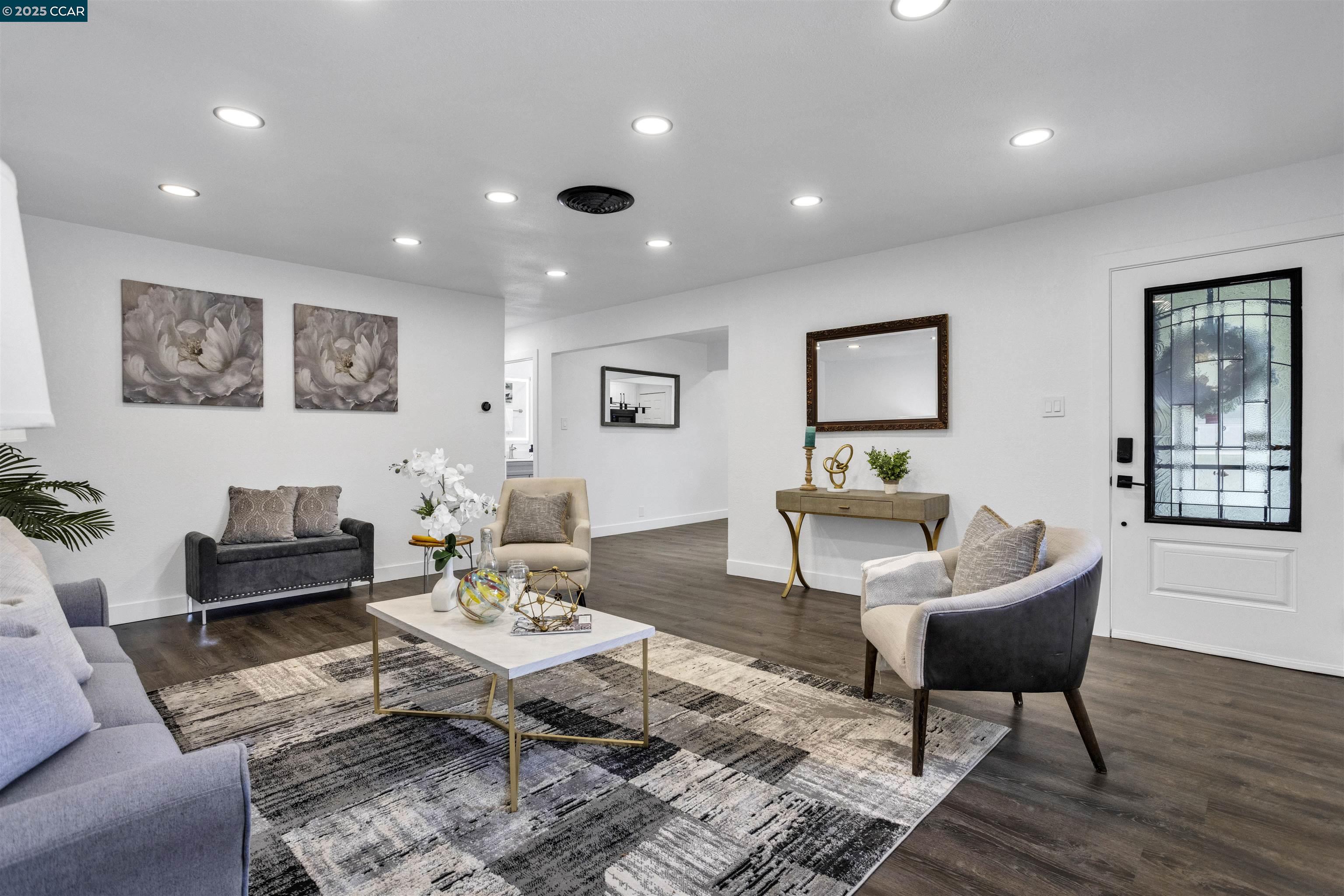 Detail Gallery Image 8 of 20 For 2495 Wright Ave, Pinole,  CA 94564-1033 - 3 Beds | 2 Baths