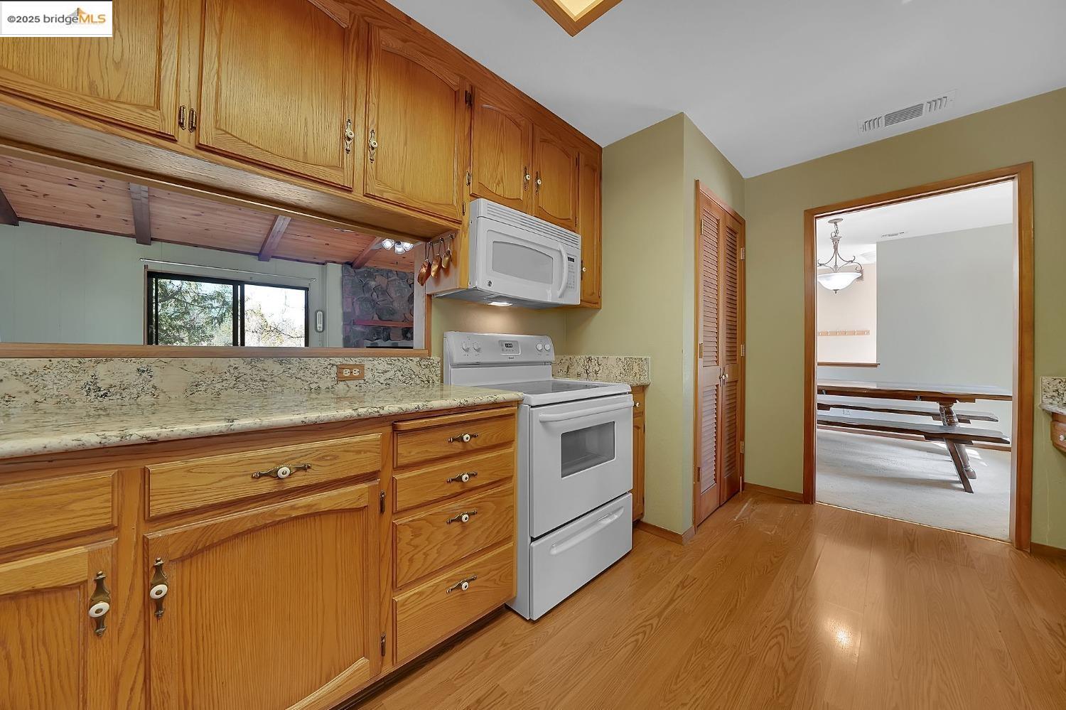 Detail Gallery Image 25 of 56 For 1616 Vine Maple Dr 1, Murphys,  CA 95247-9659 - 3 Beds | 2/1 Baths