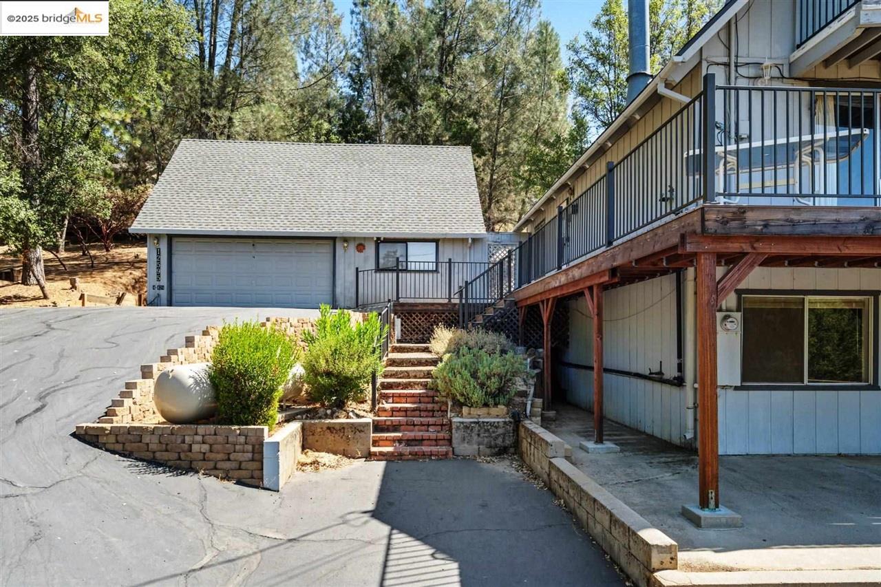 Detail Gallery Image 2 of 60 For 12595 Cresthaven Dr., Groveland,  CA 95321-0000 - 3 Beds | 3 Baths
