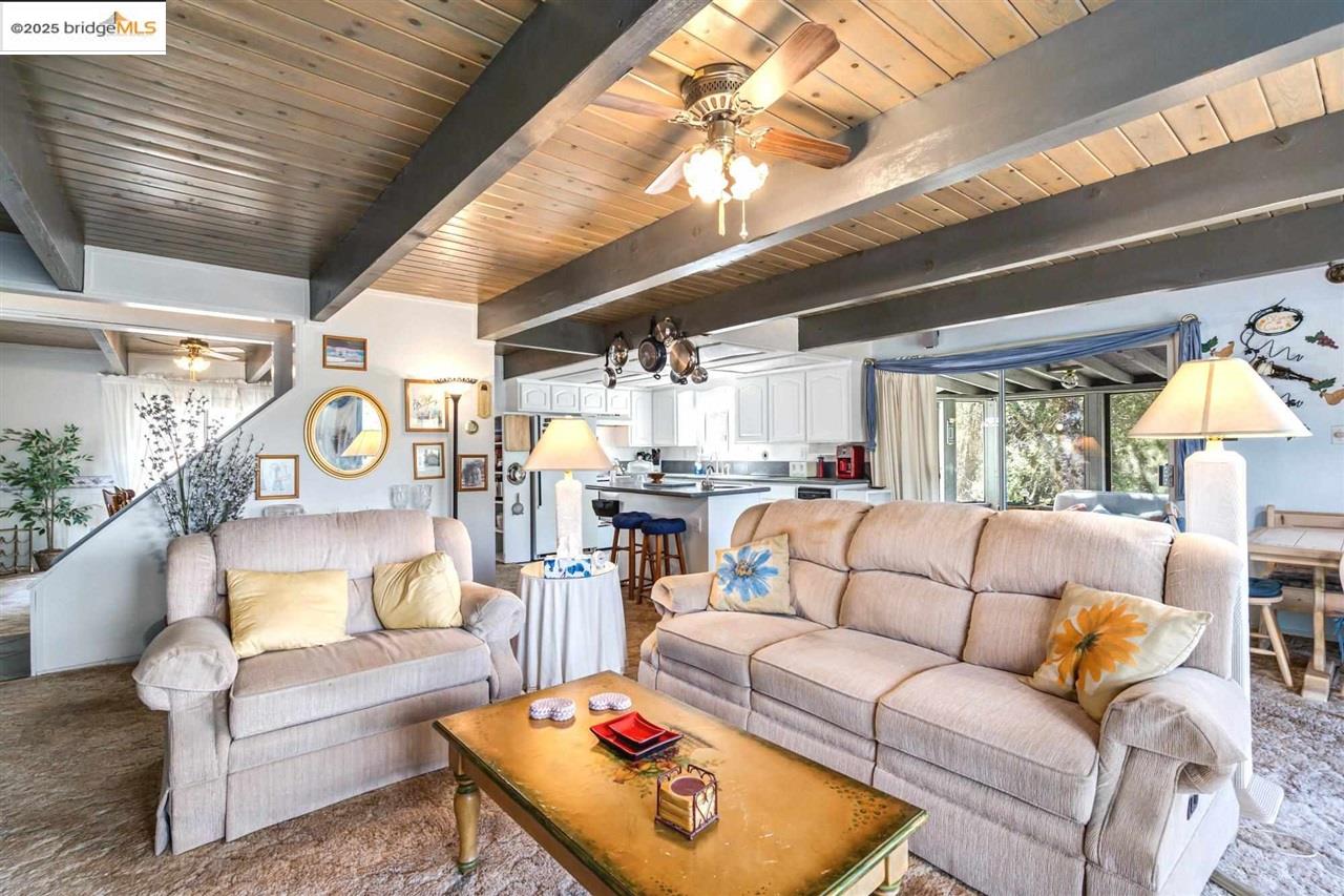 Detail Gallery Image 5 of 60 For 12595 Cresthaven Dr., Groveland,  CA 95321-0000 - 3 Beds | 3 Baths