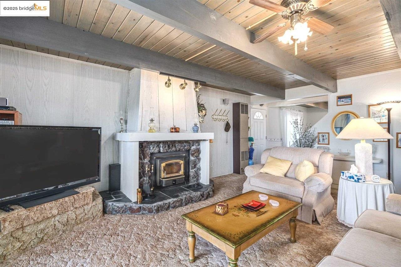 Detail Gallery Image 6 of 60 For 12595 Cresthaven Dr., Groveland,  CA 95321-0000 - 3 Beds | 3 Baths