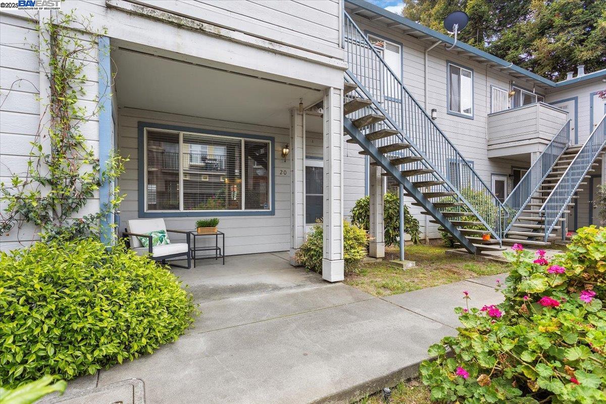 Detail Gallery Image 1 of 1 For 20 Leighty Ct #4,  Hayward,  CA 94541 - 2 Beds | 2 Baths