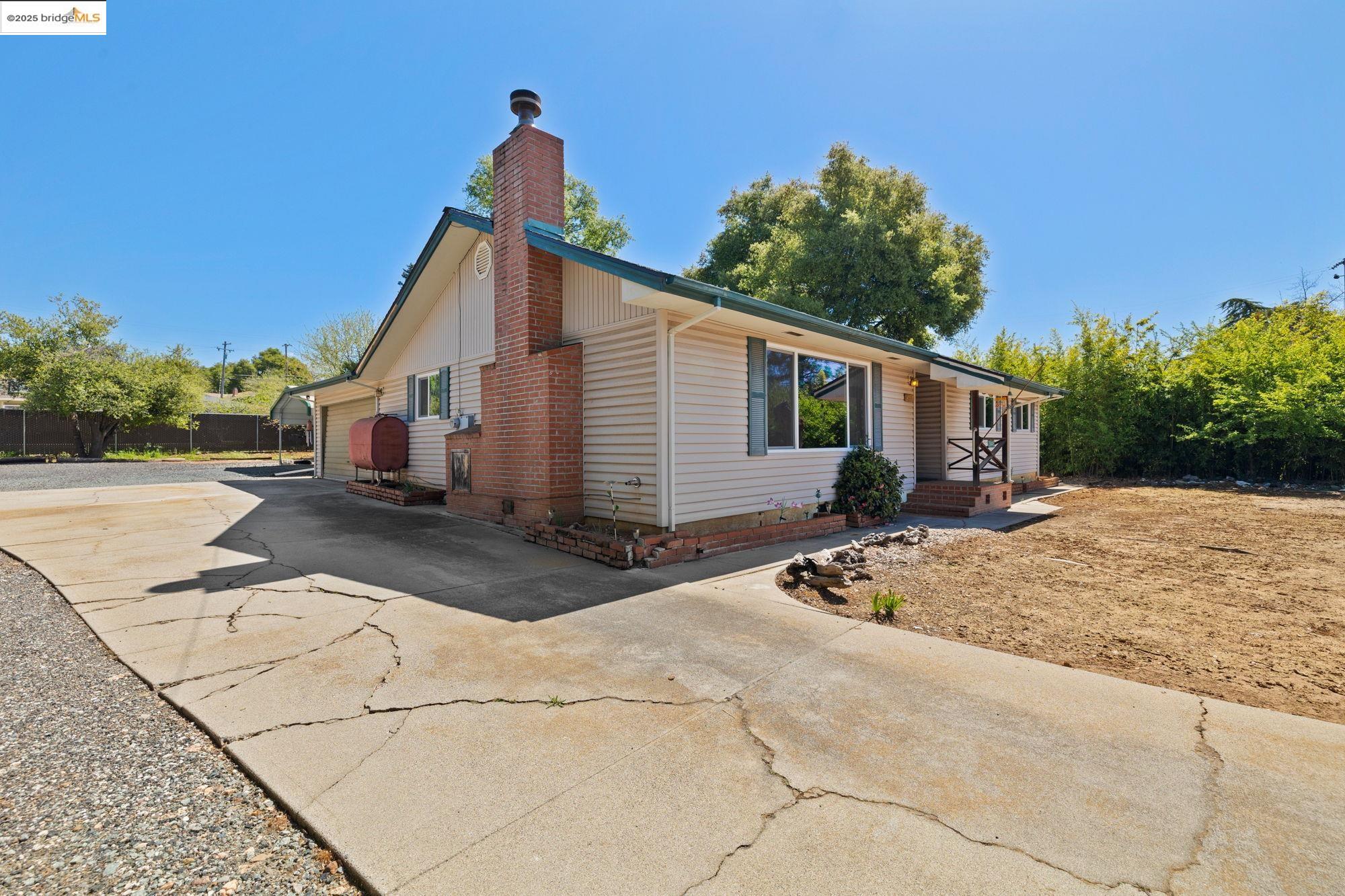Detail Gallery Image 2 of 23 For 20445 West Walnut Dr., Sonora,  CA 95370 - 3 Beds | 2 Baths