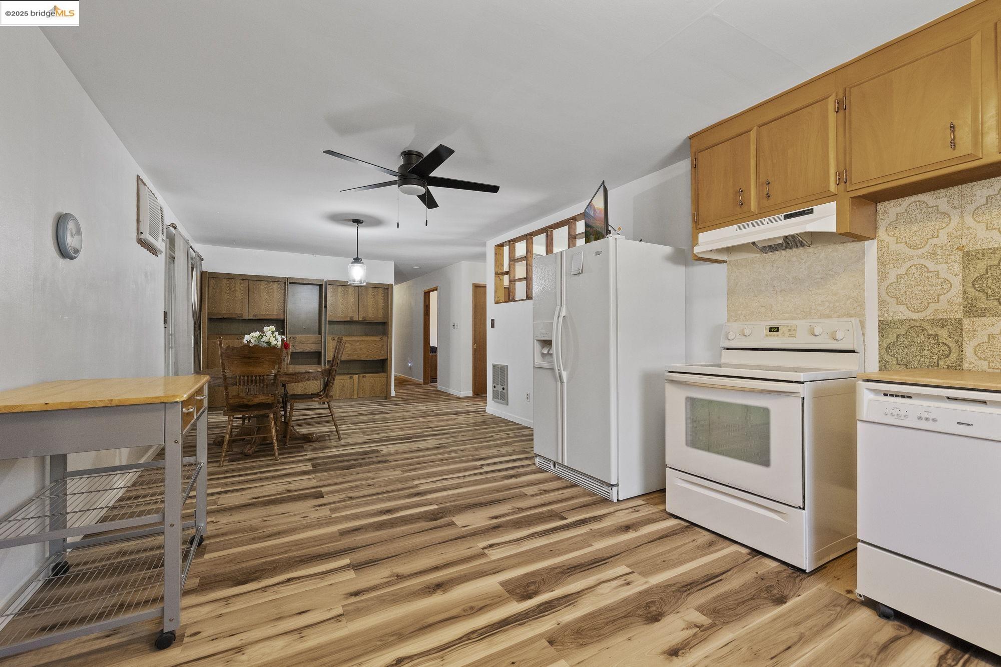 Detail Gallery Image 9 of 23 For 20445 West Walnut Dr., Sonora,  CA 95370 - 3 Beds | 2 Baths