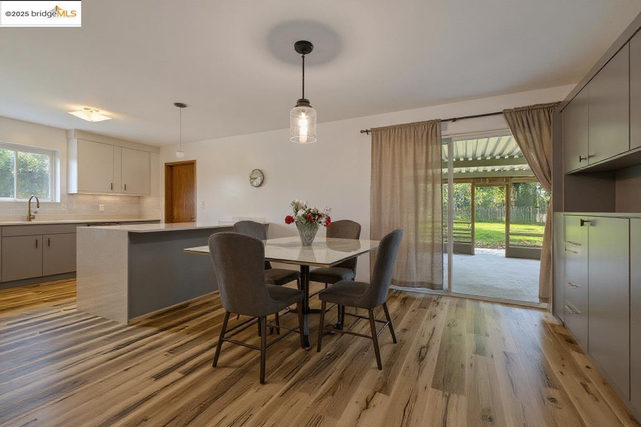 Detail Gallery Image 9 of 27 For 20445 West Walnut Dr., Sonora,  CA 95370 - 3 Beds | 2 Baths