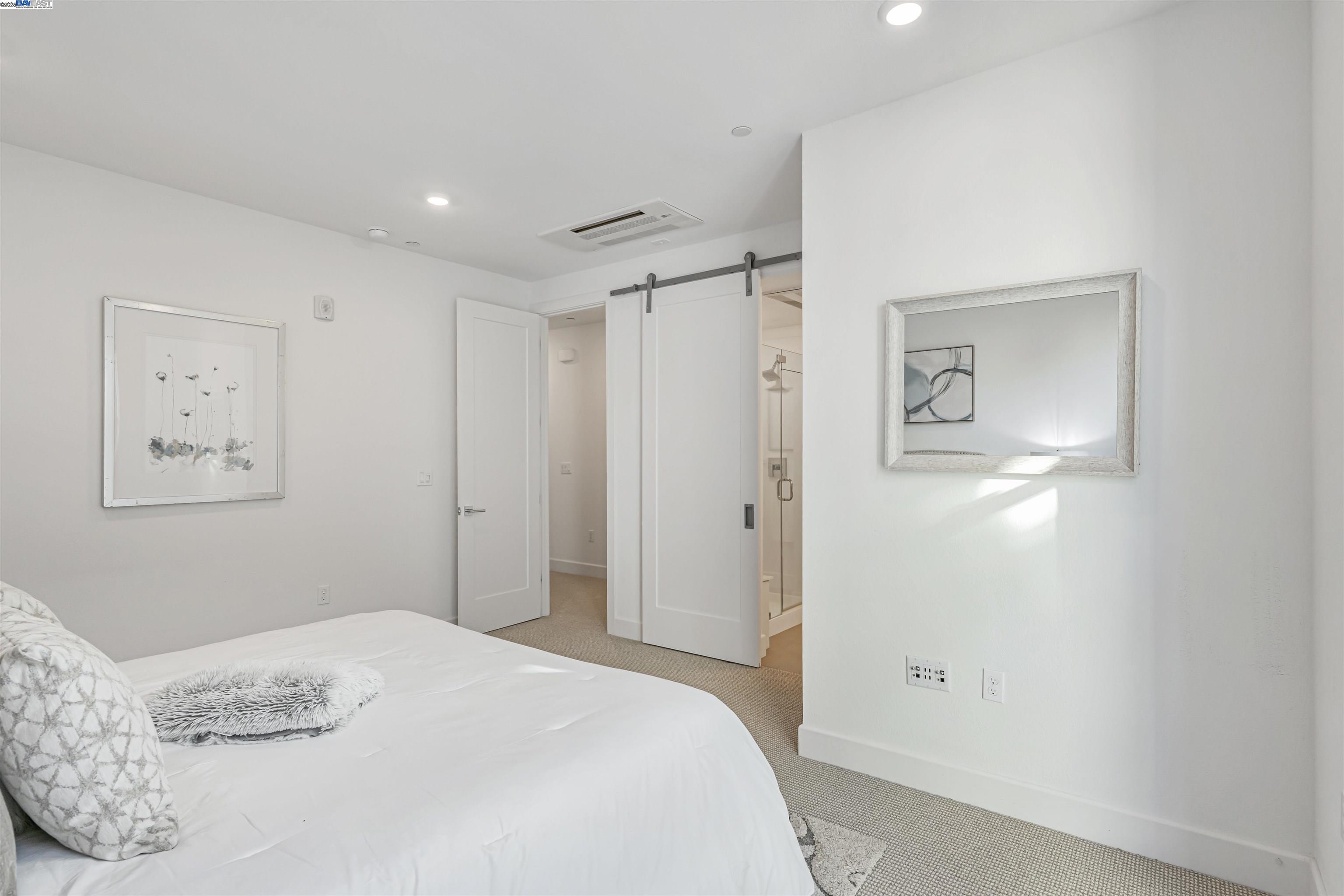 Detail Gallery Image 16 of 42 For 2950 Sanor Pl #109,  Santa Clara,  CA 95051 - 3 Beds | 3/1 Baths