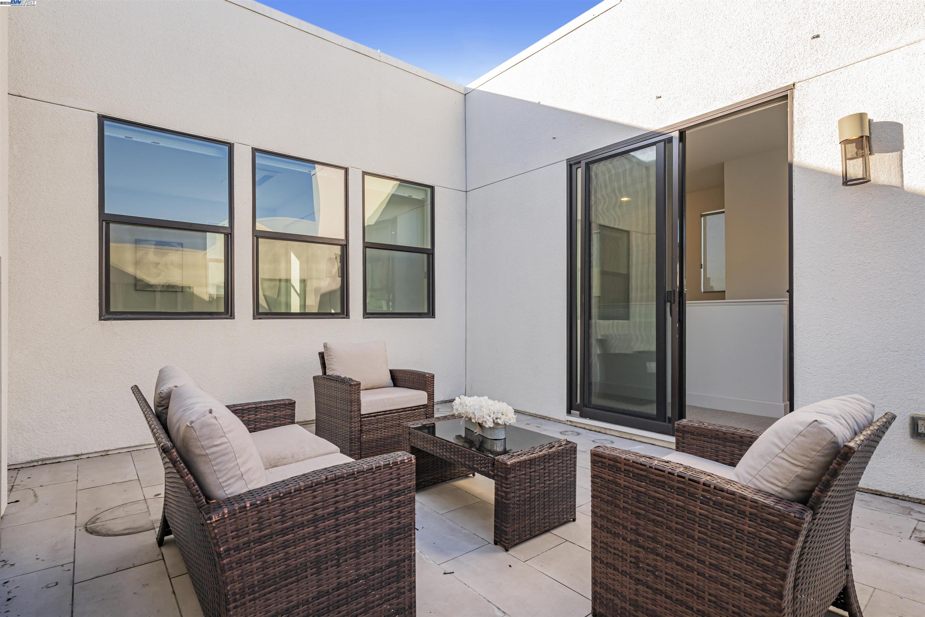 Detail Gallery Image 30 of 42 For 2950 Sanor Pl #109,  Santa Clara,  CA 95051 - 3 Beds | 3/1 Baths