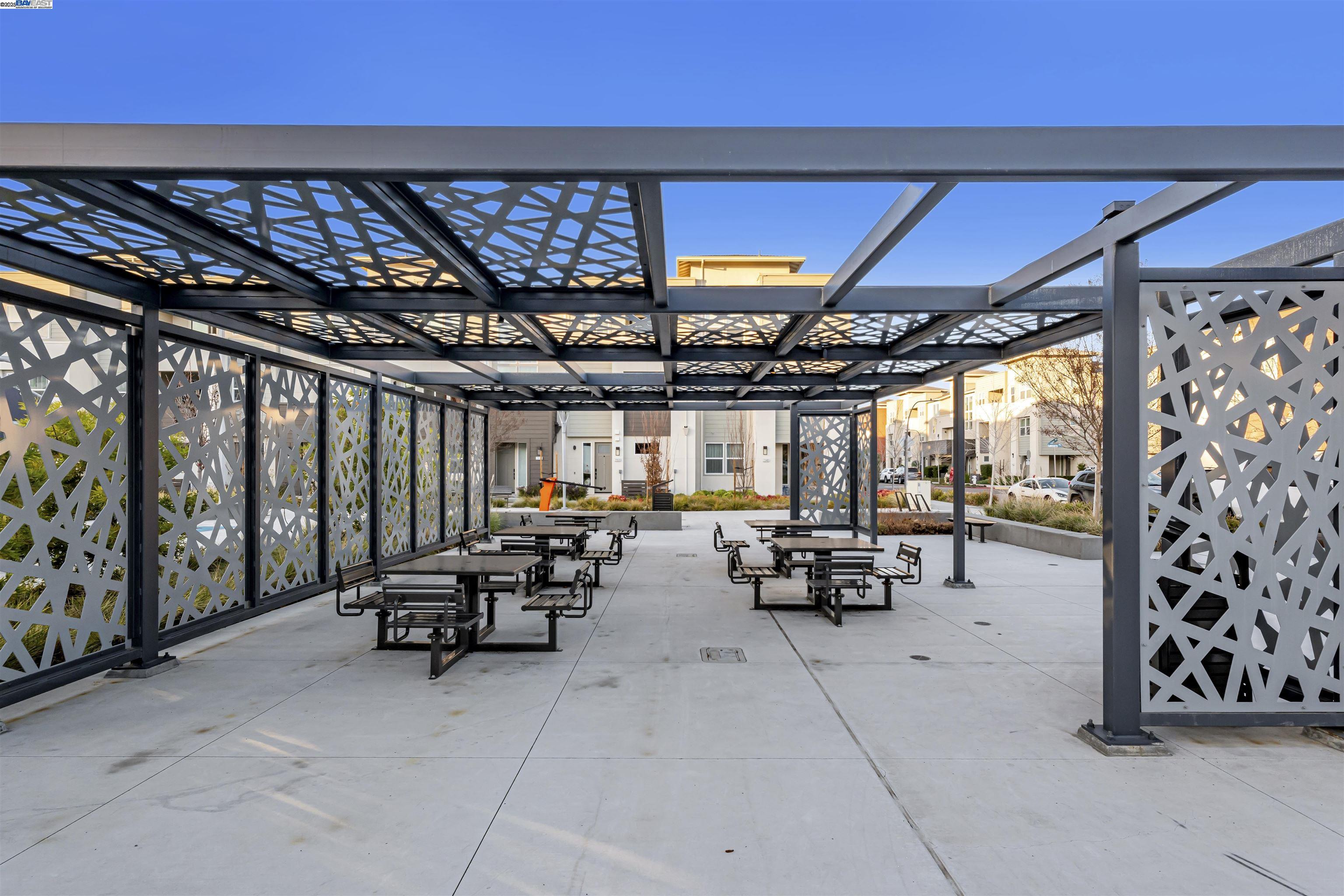 Detail Gallery Image 34 of 42 For 2950 Sanor Pl #109,  Santa Clara,  CA 95051 - 3 Beds | 3/1 Baths