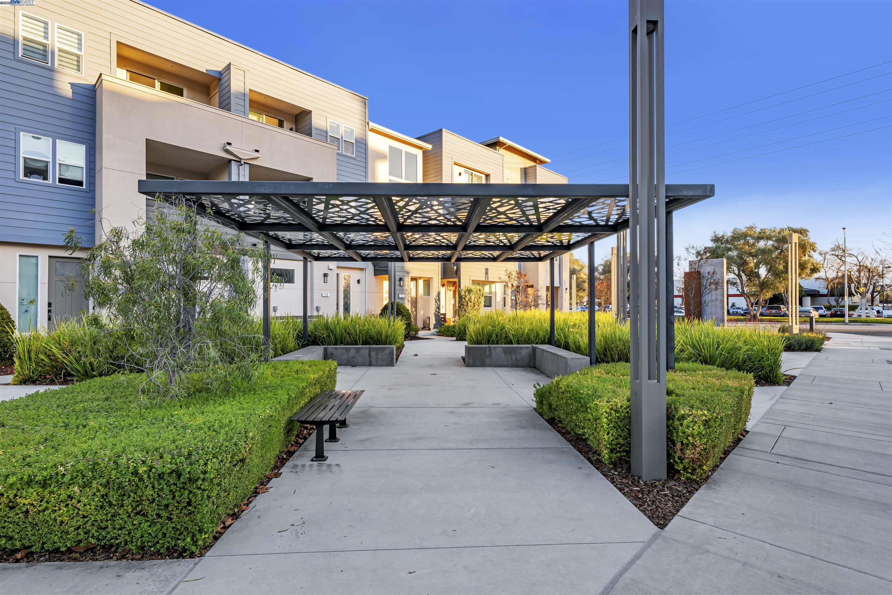 Detail Gallery Image 35 of 42 For 2950 Sanor Pl #109,  Santa Clara,  CA 95051 - 3 Beds | 3/1 Baths