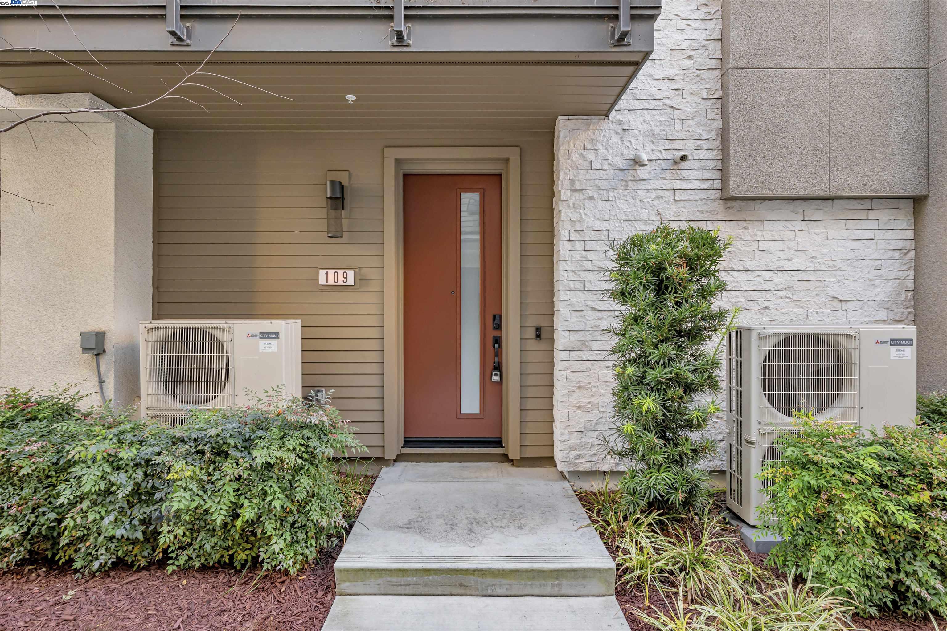 Detail Gallery Image 37 of 42 For 2950 Sanor Pl #109,  Santa Clara,  CA 95051 - 3 Beds | 3/1 Baths