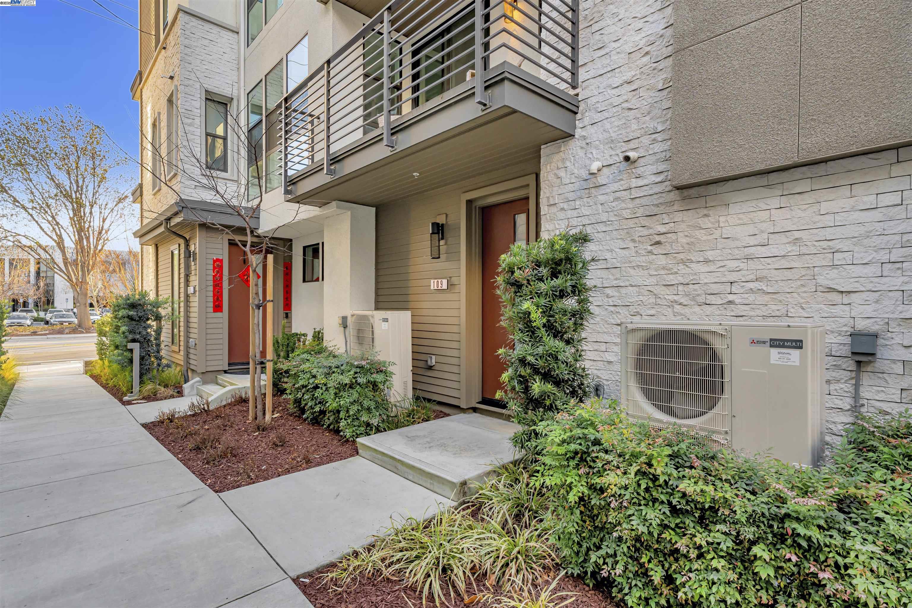 Detail Gallery Image 38 of 42 For 2950 Sanor Pl #109,  Santa Clara,  CA 95051 - 3 Beds | 3/1 Baths