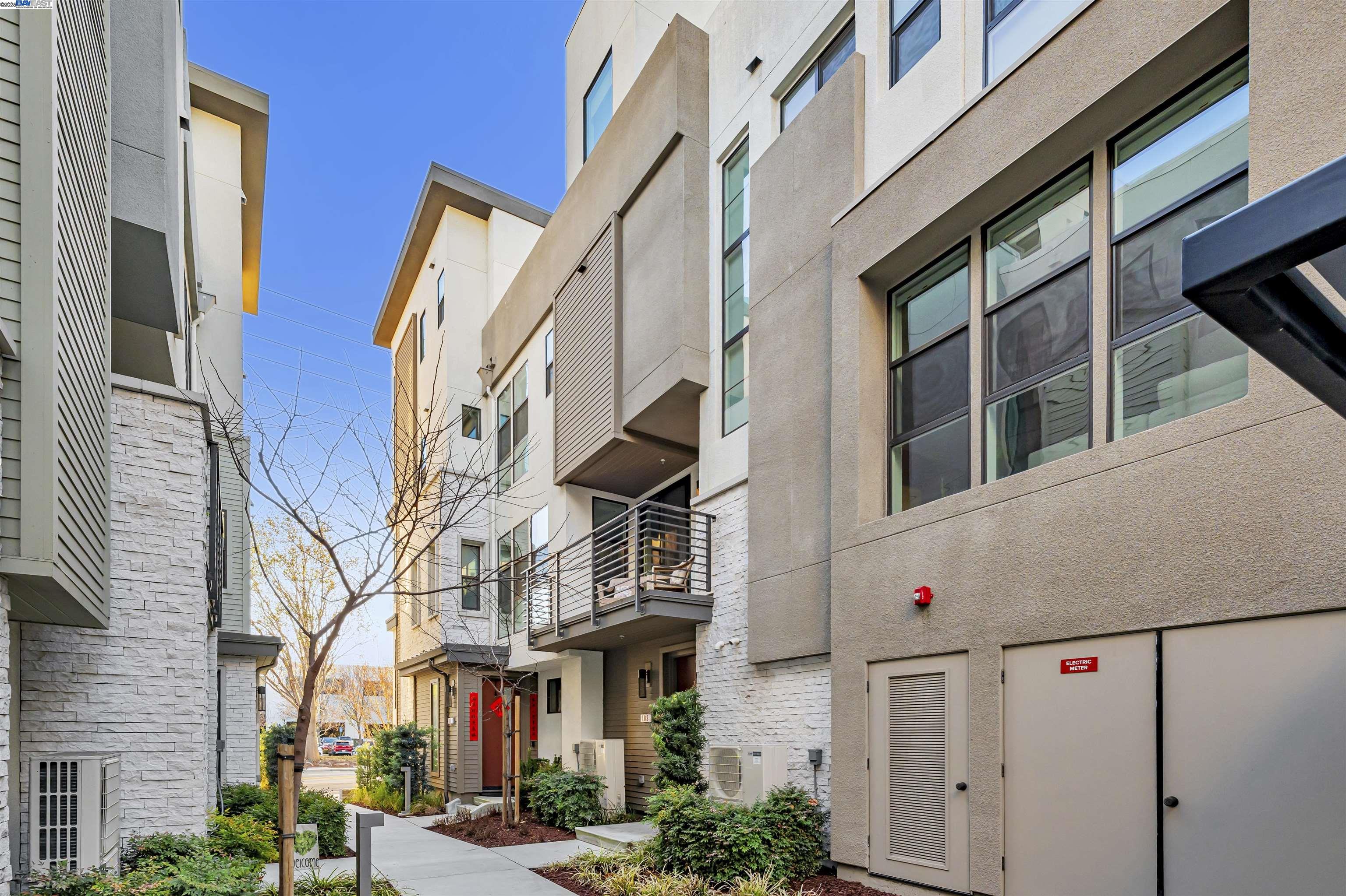 Detail Gallery Image 41 of 42 For 2950 Sanor Pl #109,  Santa Clara,  CA 95051 - 3 Beds | 3/1 Baths