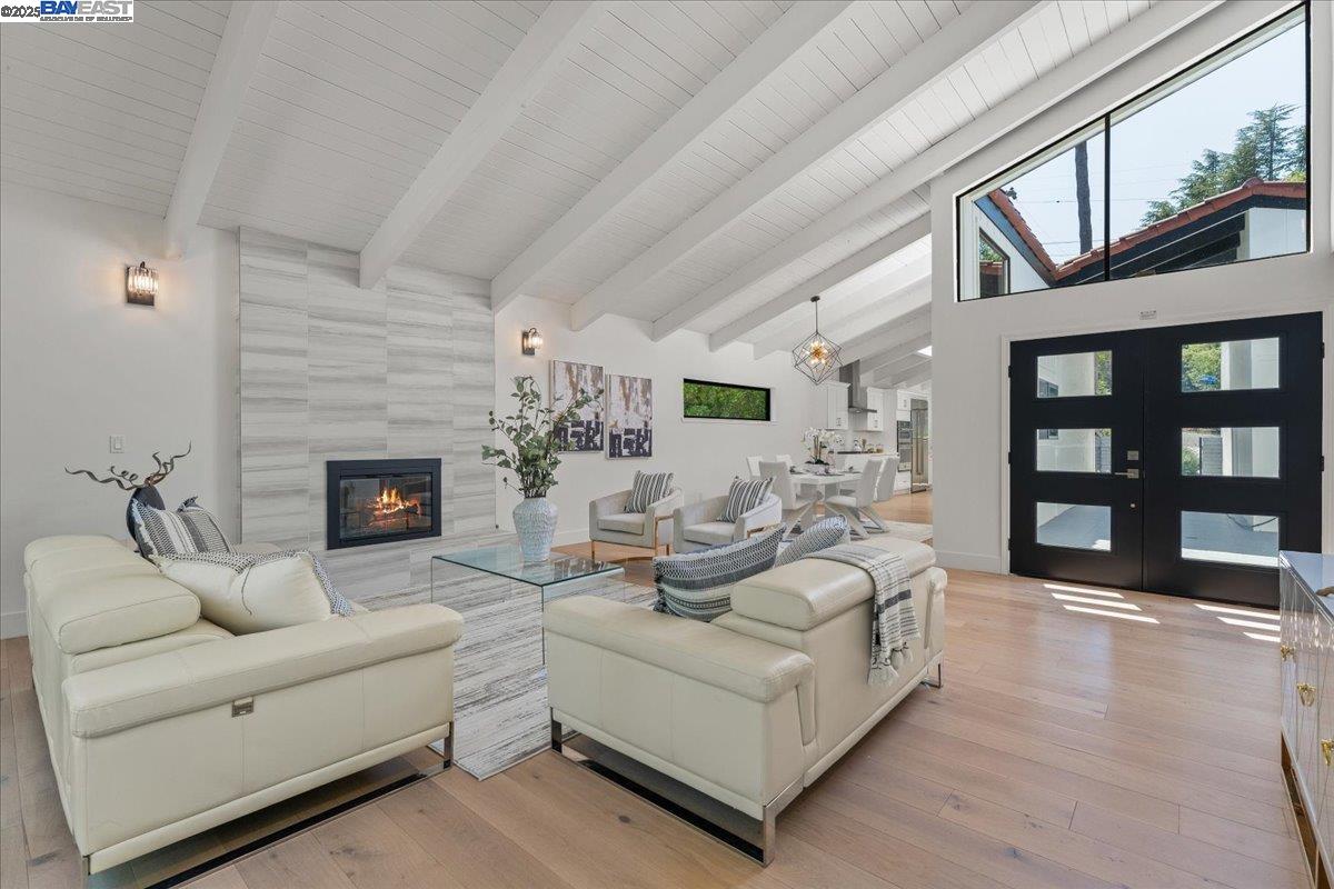 Detail Gallery Image 11 of 45 For 1533 Topar Ave, Los Altos,  CA 94024 - 4 Beds | 3/1 Baths