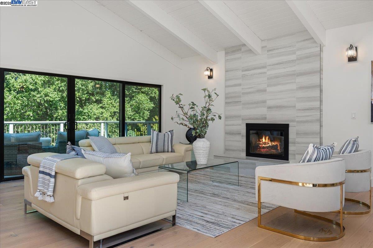 Detail Gallery Image 12 of 45 For 1533 Topar Ave, Los Altos,  CA 94024 - 4 Beds | 3/1 Baths