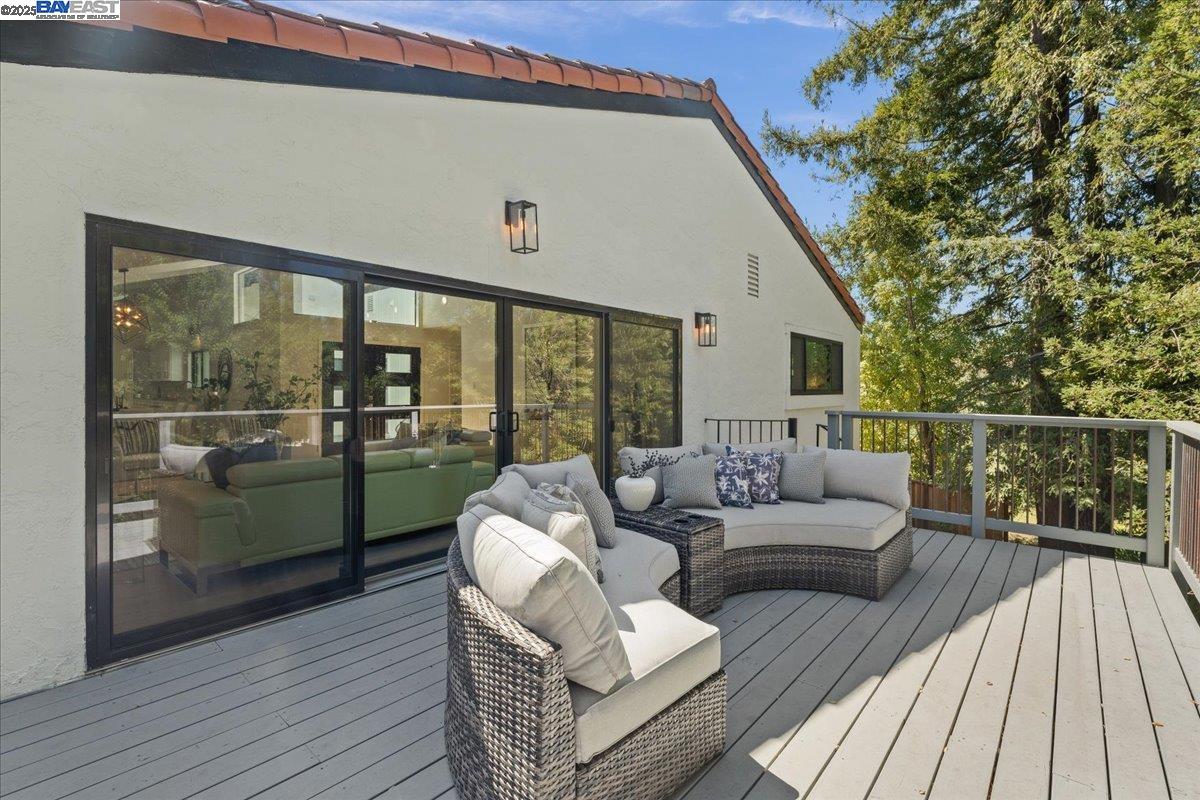 Detail Gallery Image 15 of 45 For 1533 Topar Ave, Los Altos,  CA 94024 - 4 Beds | 3/1 Baths