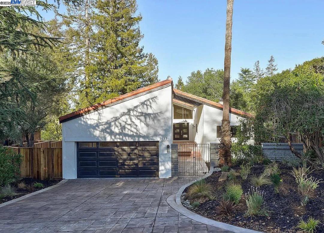 Detail Gallery Image 3 of 45 For 1533 Topar Ave, Los Altos,  CA 94024 - 4 Beds | 3/1 Baths