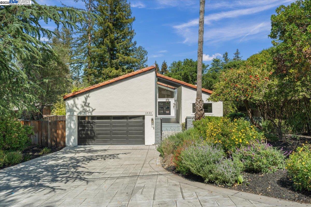 Detail Gallery Image 5 of 45 For 1533 Topar Ave, Los Altos,  CA 94024 - 4 Beds | 3/1 Baths