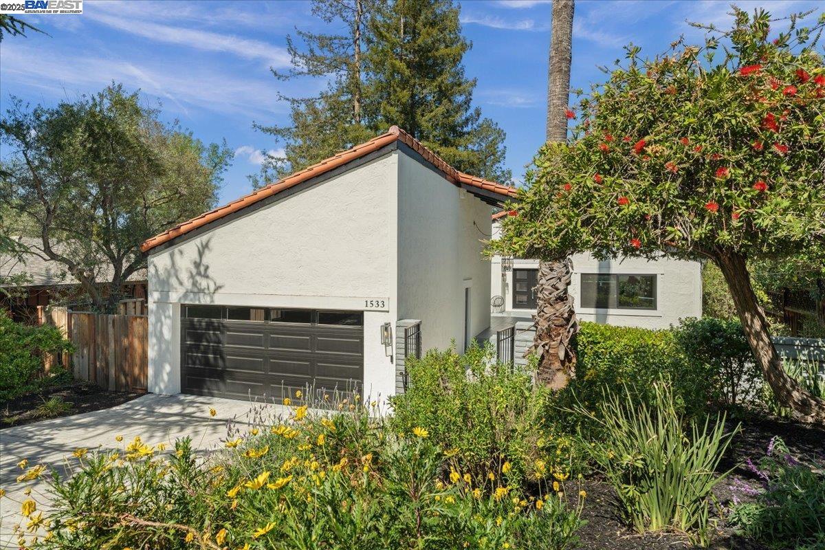 Detail Gallery Image 6 of 45 For 1533 Topar Ave, Los Altos,  CA 94024 - 4 Beds | 3/1 Baths