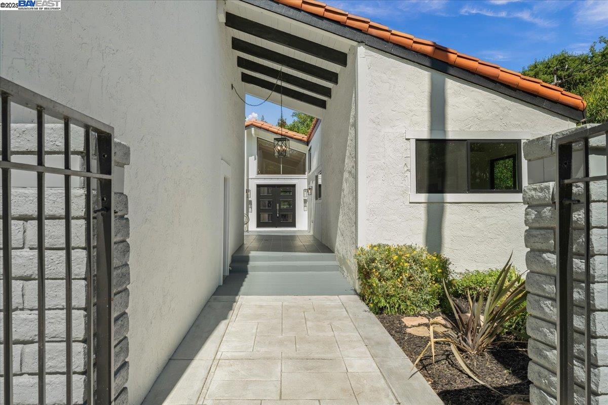 Detail Gallery Image 7 of 45 For 1533 Topar Ave, Los Altos,  CA 94024 - 4 Beds | 3/1 Baths