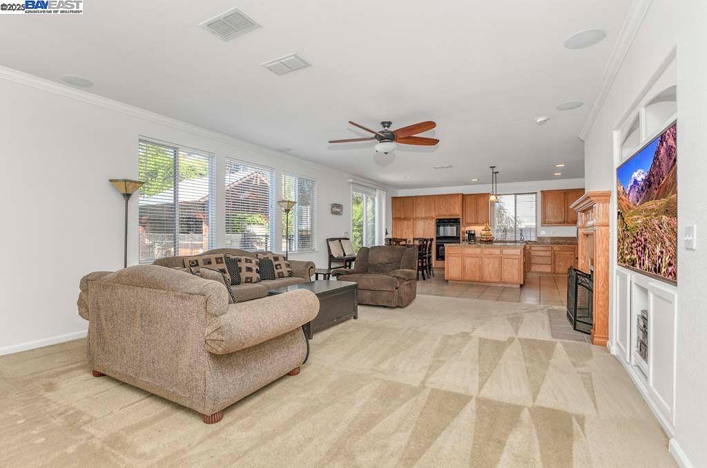 Detail Gallery Image 14 of 57 For 1906 Colosseum Way, Antioch,  CA 94531 - 5 Beds | 3 Baths