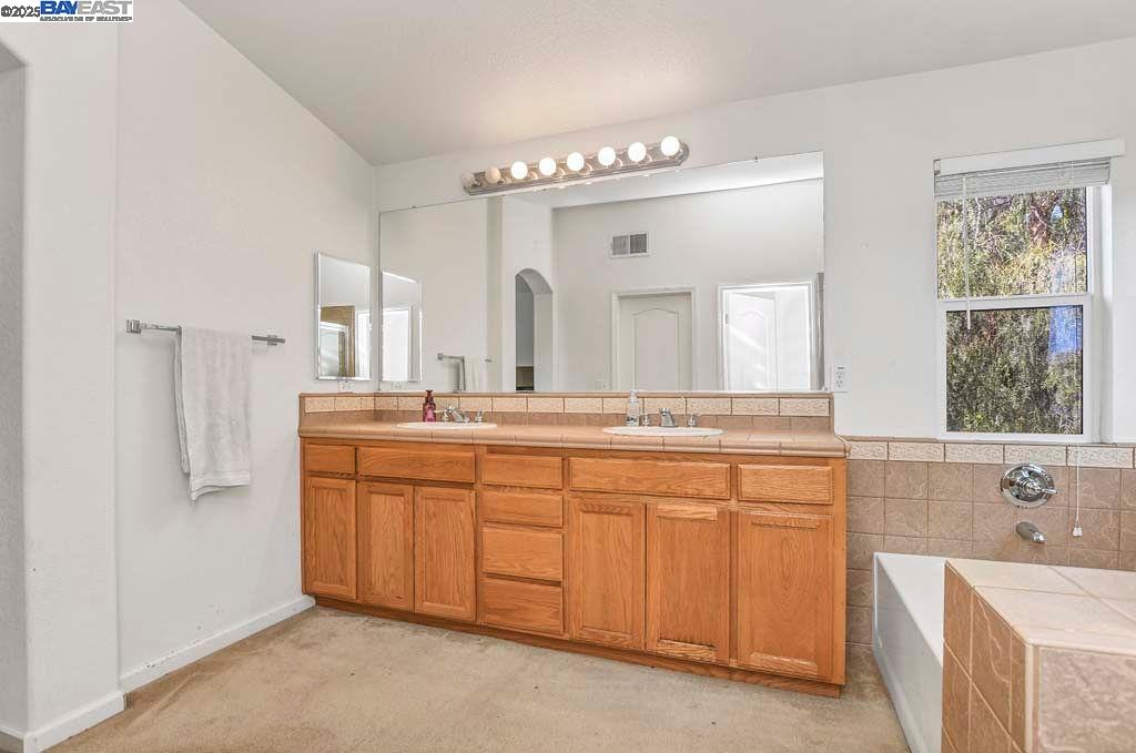 Detail Gallery Image 28 of 57 For 1906 Colosseum Way, Antioch,  CA 94531 - 5 Beds | 3 Baths