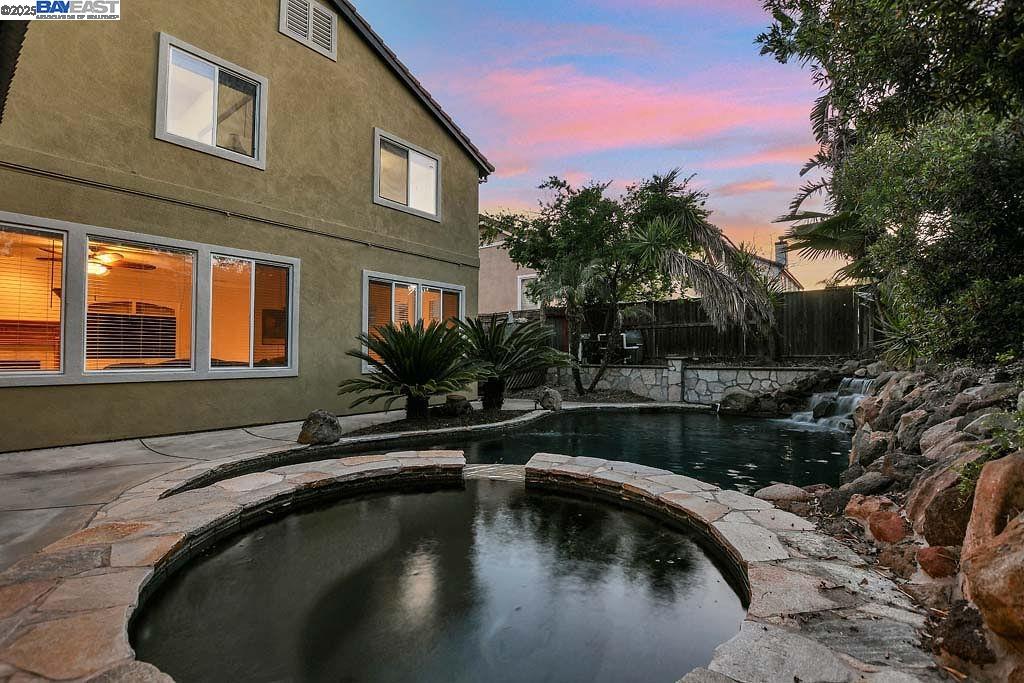 Detail Gallery Image 47 of 57 For 1906 Colosseum Way, Antioch,  CA 94531 - 5 Beds | 3 Baths