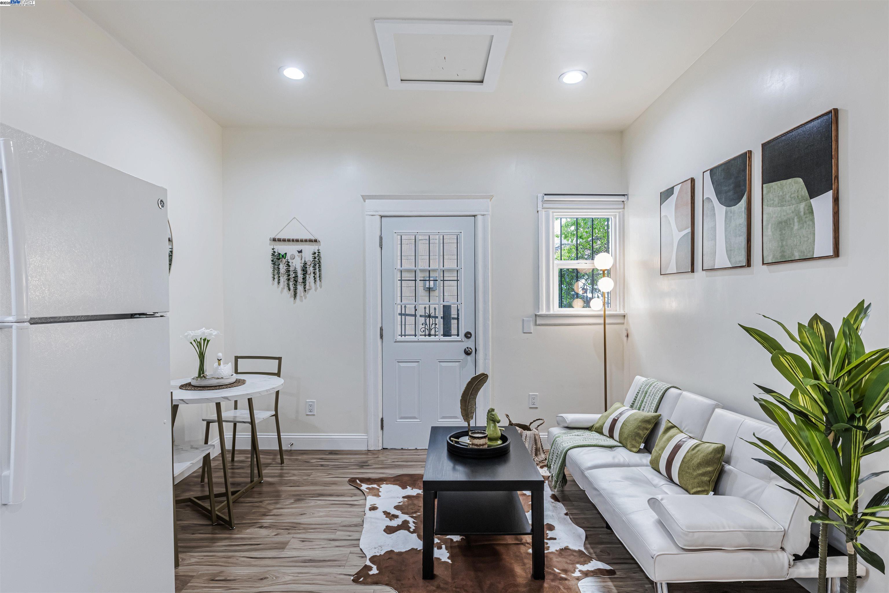Detail Gallery Image 11 of 35 For 2211 24th Ave, Oakland,  CA 94601 - 2 Beds | 1 Baths