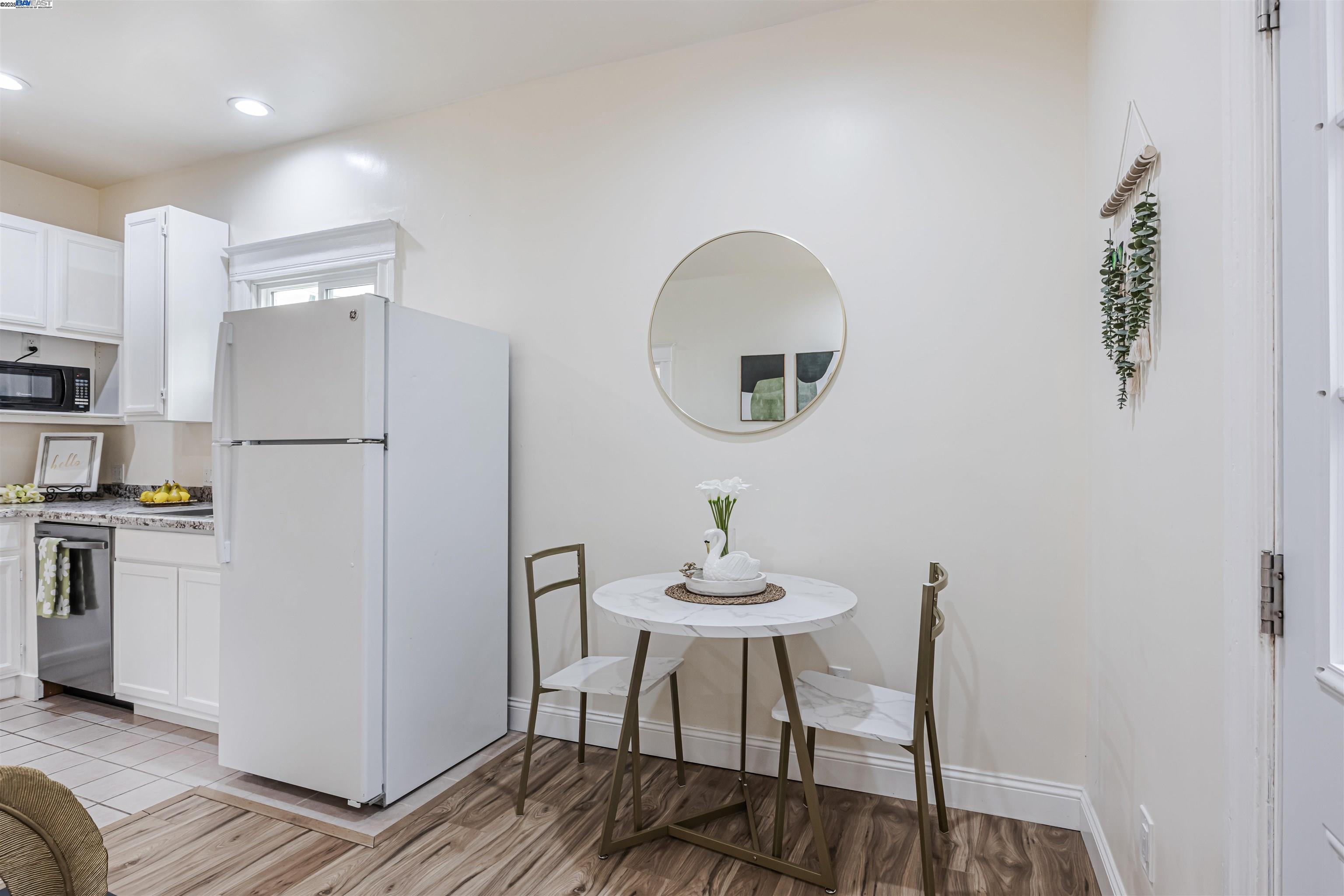 Detail Gallery Image 20 of 35 For 2211 24th Ave, Oakland,  CA 94601 - 2 Beds | 1 Baths