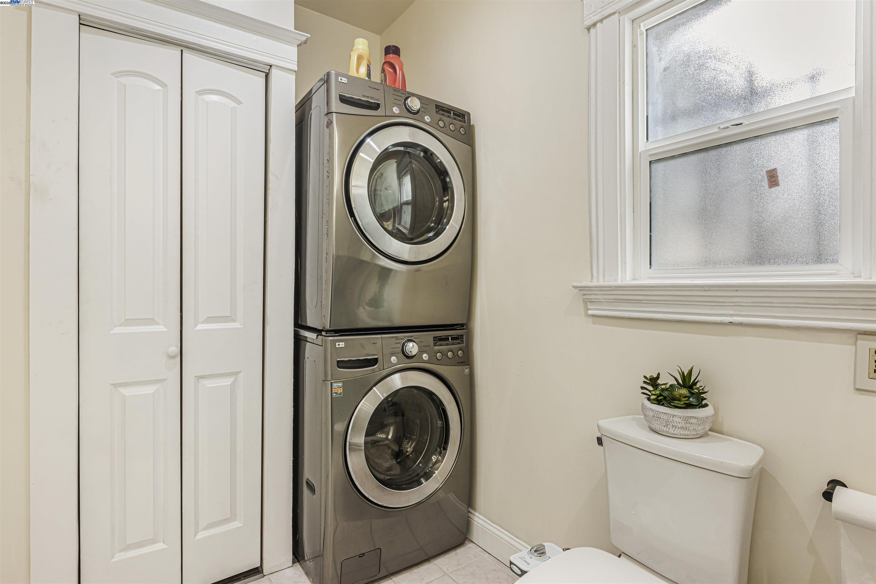Detail Gallery Image 32 of 35 For 2211 24th Ave, Oakland,  CA 94601 - 2 Beds | 1 Baths