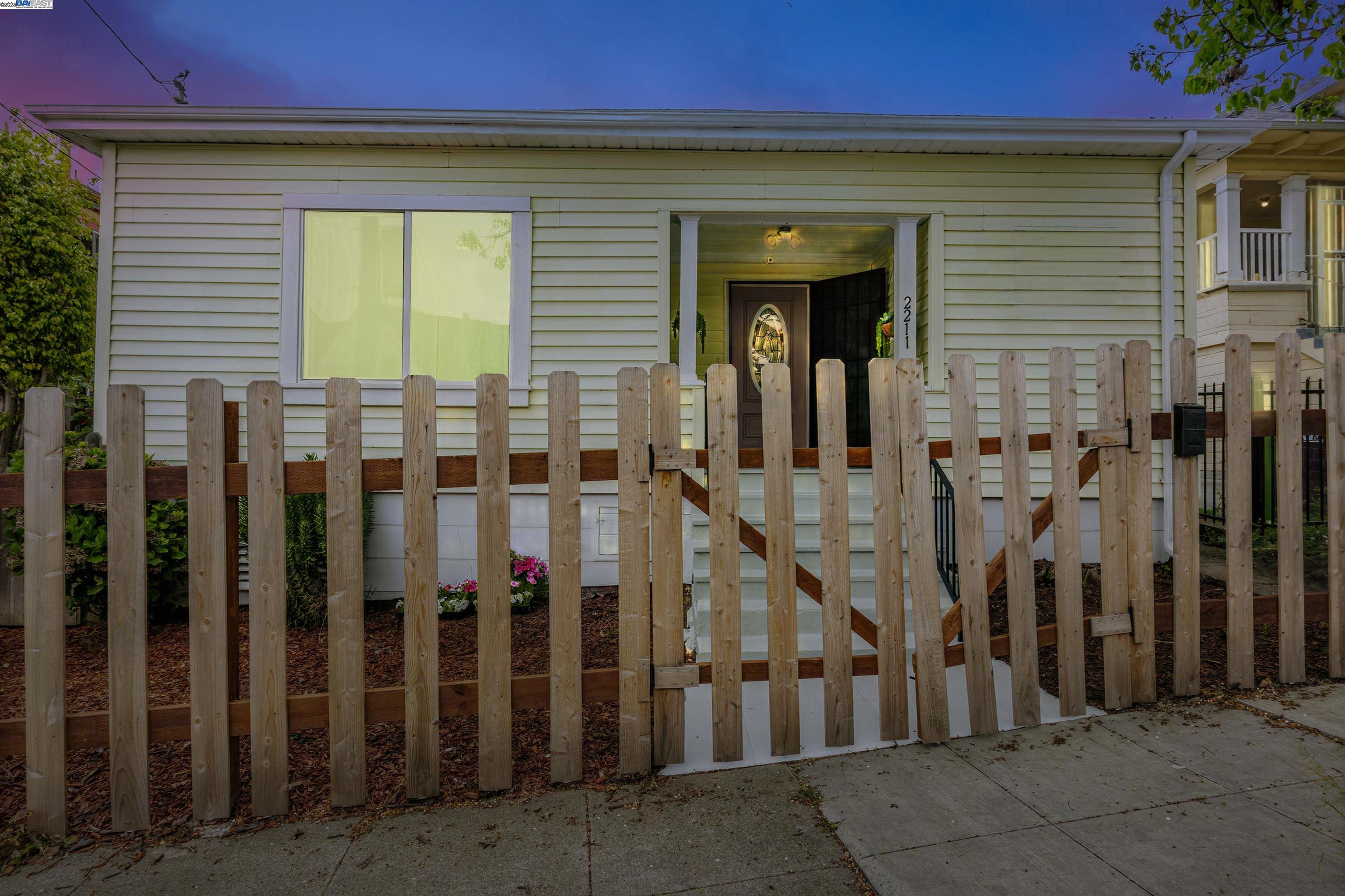 Detail Gallery Image 35 of 35 For 2211 24th Ave, Oakland,  CA 94601 - 2 Beds | 1 Baths