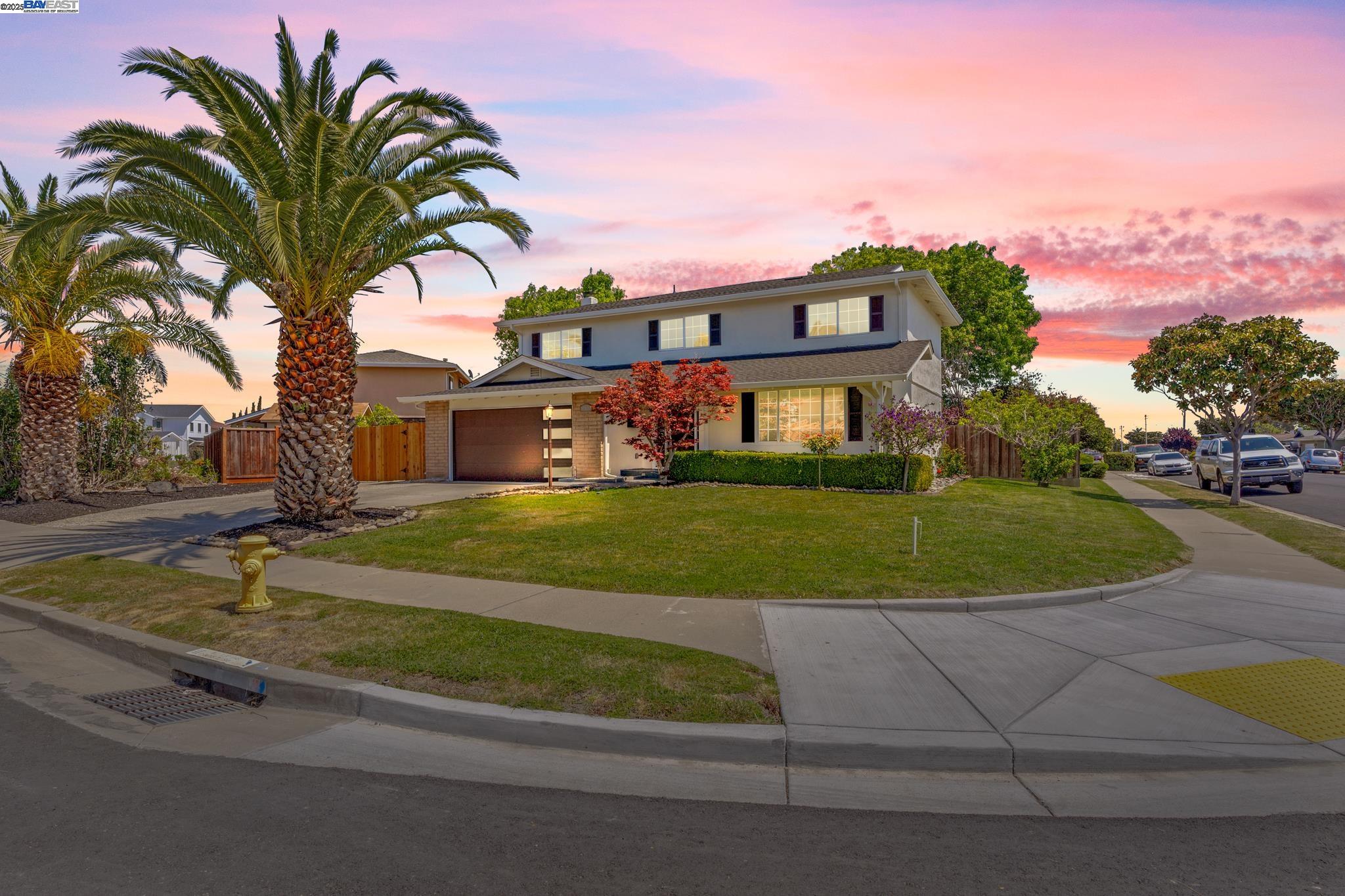Detail Gallery Image 1 of 34 For 37807 Lobelia Dr, Newark,  CA 94560 - 4 Beds | 2/1 Baths