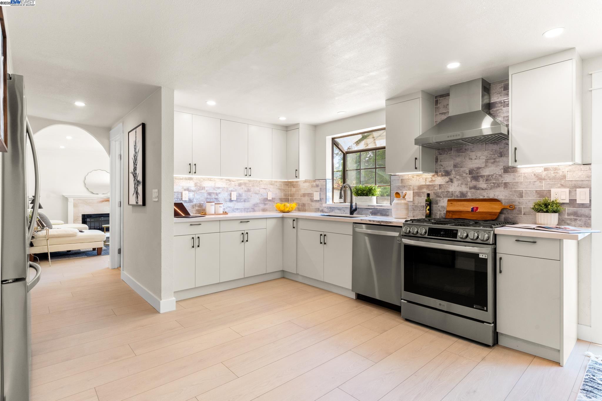 Detail Gallery Image 11 of 34 For 37807 Lobelia Dr, Newark,  CA 94560 - 4 Beds | 2/1 Baths