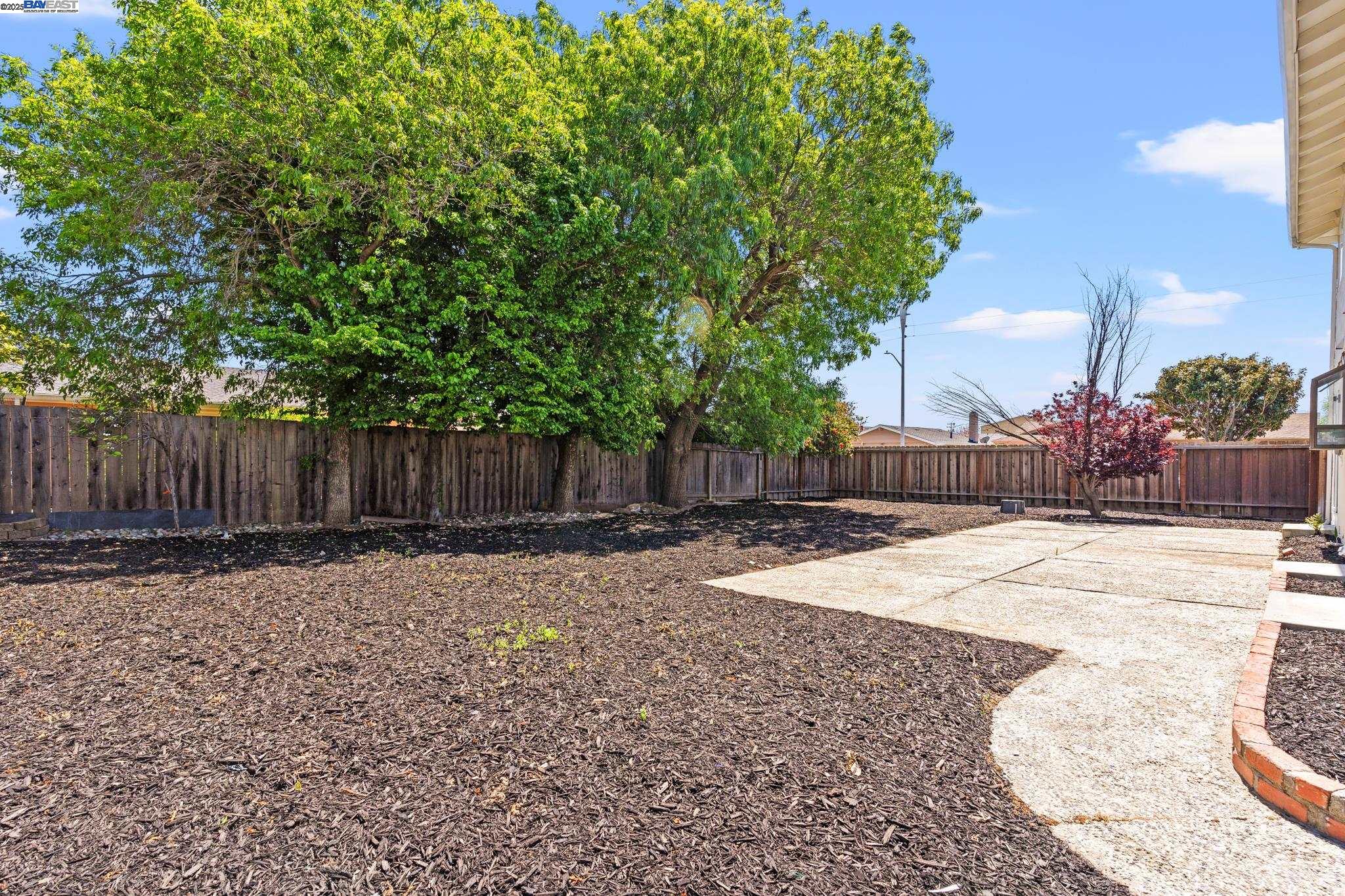 Detail Gallery Image 20 of 34 For 37807 Lobelia Dr, Newark,  CA 94560 - 4 Beds | 2/1 Baths