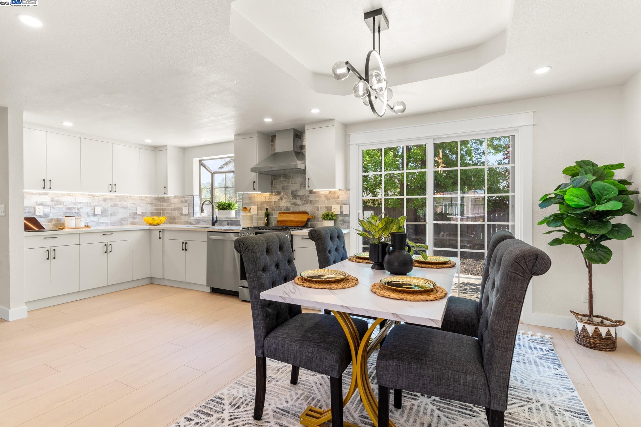 Detail Gallery Image 9 of 34 For 37807 Lobelia Dr, Newark,  CA 94560 - 4 Beds | 2/1 Baths