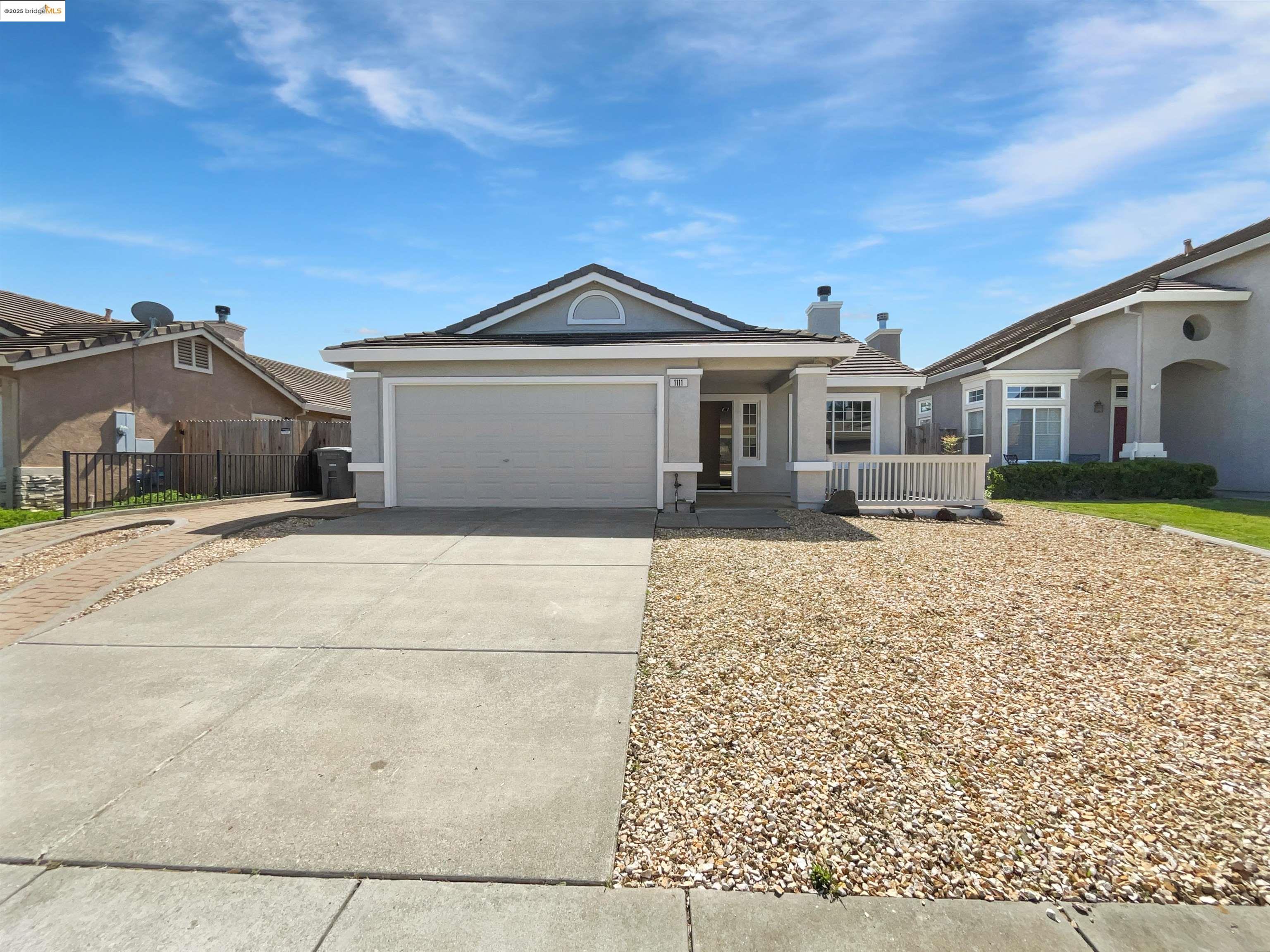 Detail Gallery Image 1 of 1 For 1111 Cloverbrook Cir, Vacaville,  CA 95687 - 4 Beds | 2 Baths
