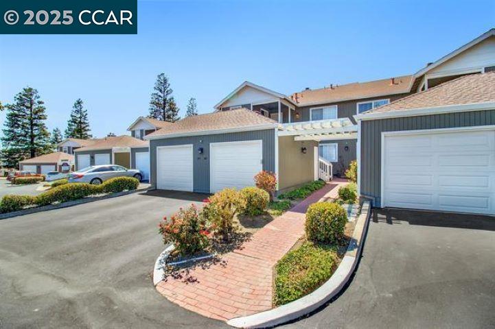 Detail Gallery Image 1 of 20 For 565 Lori Dr #40,  Benicia,  CA 94510 - 2 Beds | 2 Baths