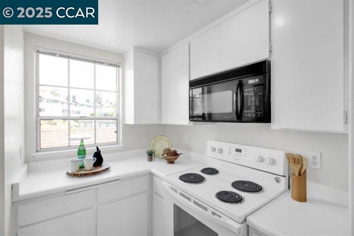 Detail Gallery Image 9 of 20 For 565 Lori Dr #40,  Benicia,  CA 94510 - 2 Beds | 2 Baths