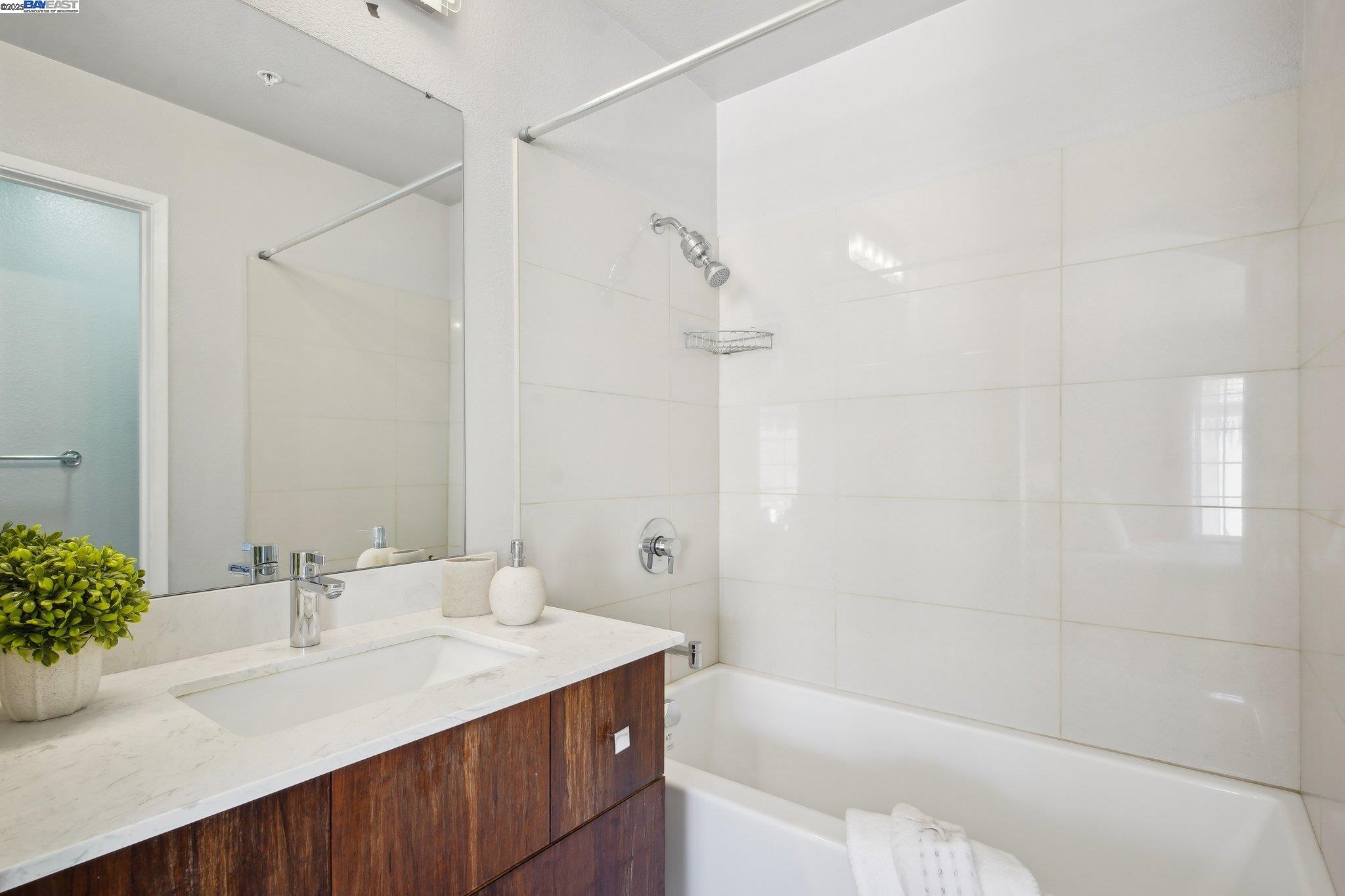 Detail Gallery Image 16 of 40 For 385 Montecito Way, Milpitas,  CA 95035 - 2 Beds | 2/1 Baths