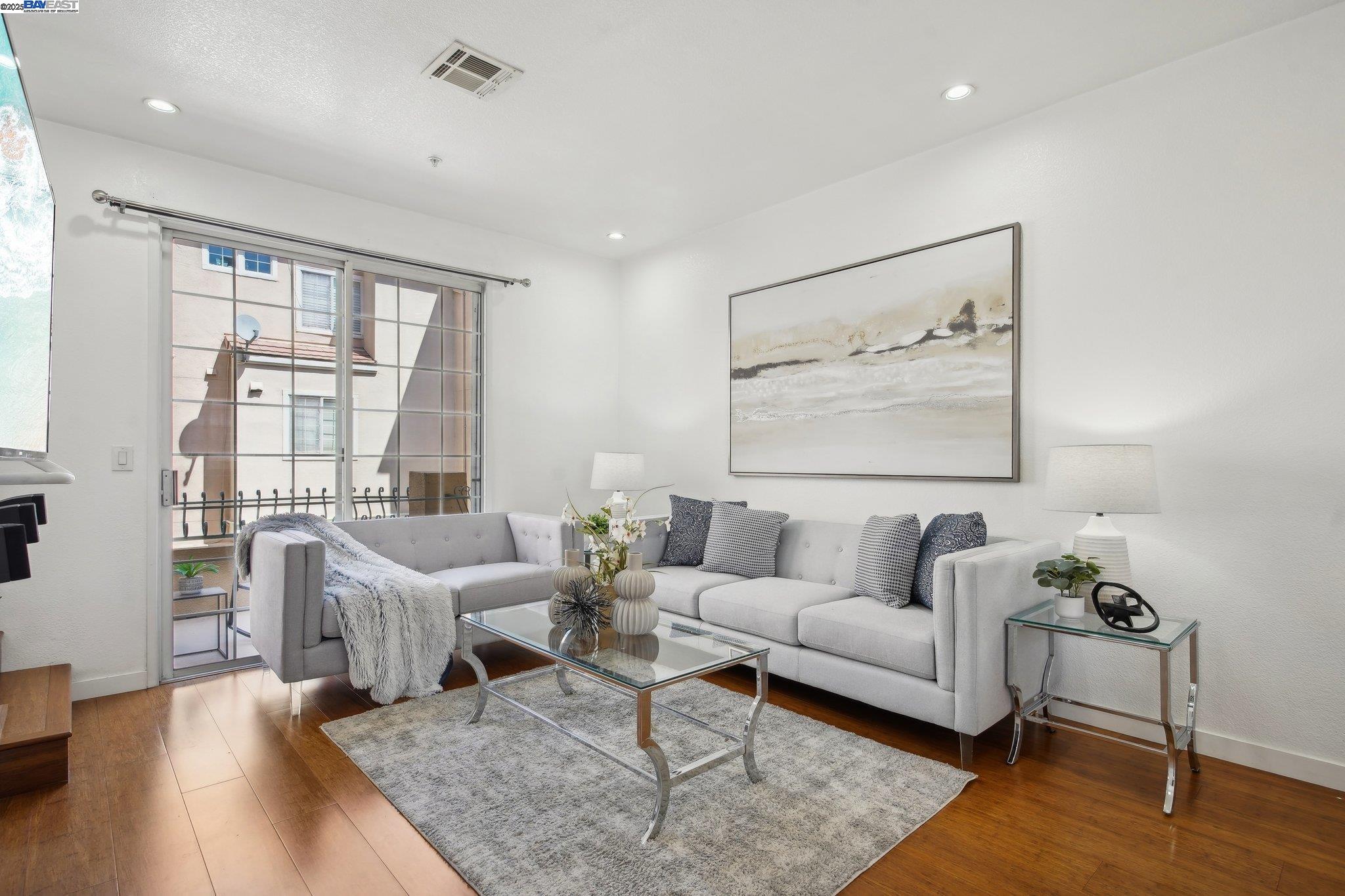 Detail Gallery Image 5 of 40 For 385 Montecito Way, Milpitas,  CA 95035 - 2 Beds | 2/1 Baths